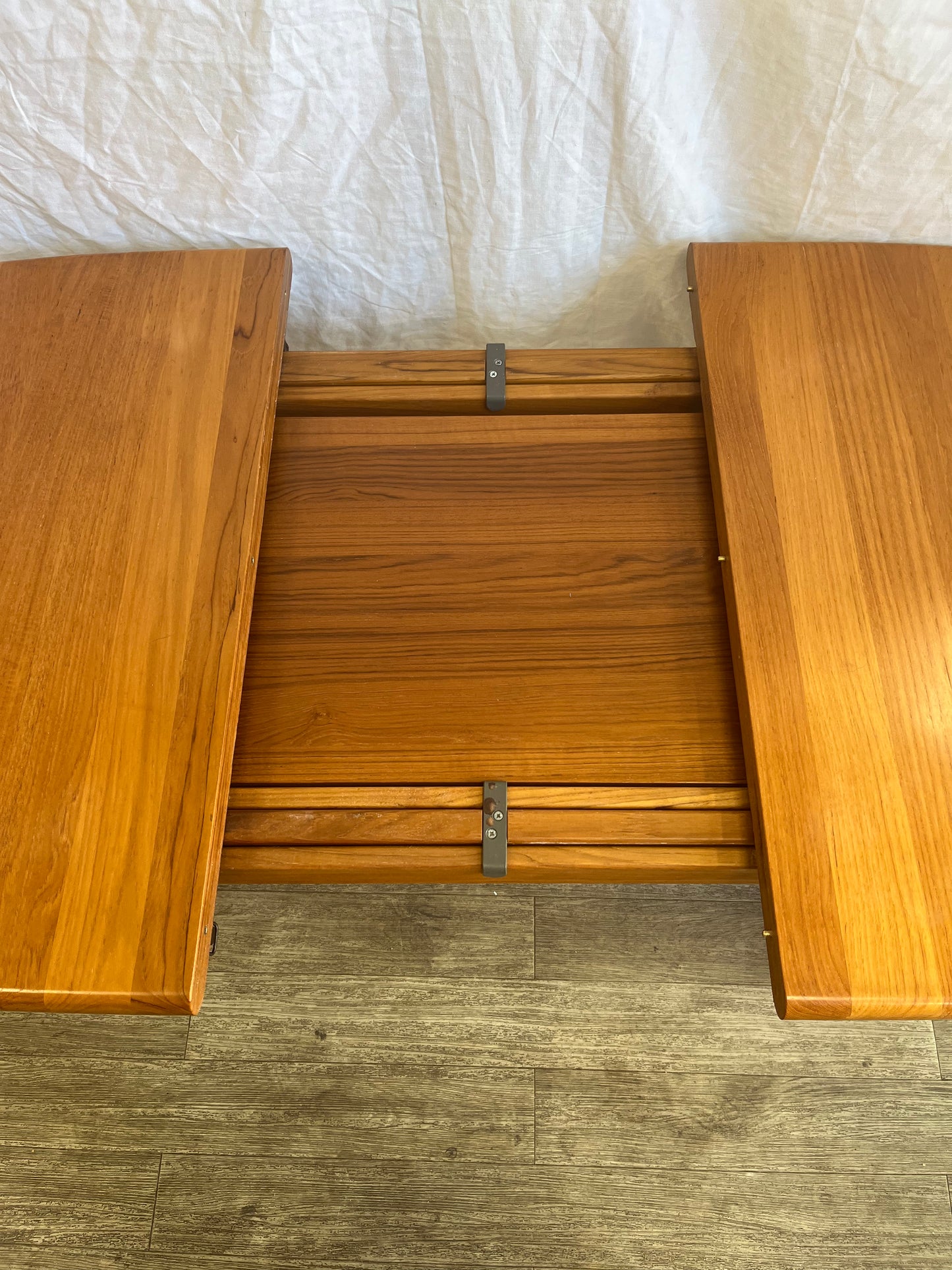 Table basse scandinave en teck massif 1970