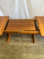 Table basse scandinave en teck massif 1970