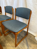 Chaises scandinaves en teck massif Erik Buch 1960