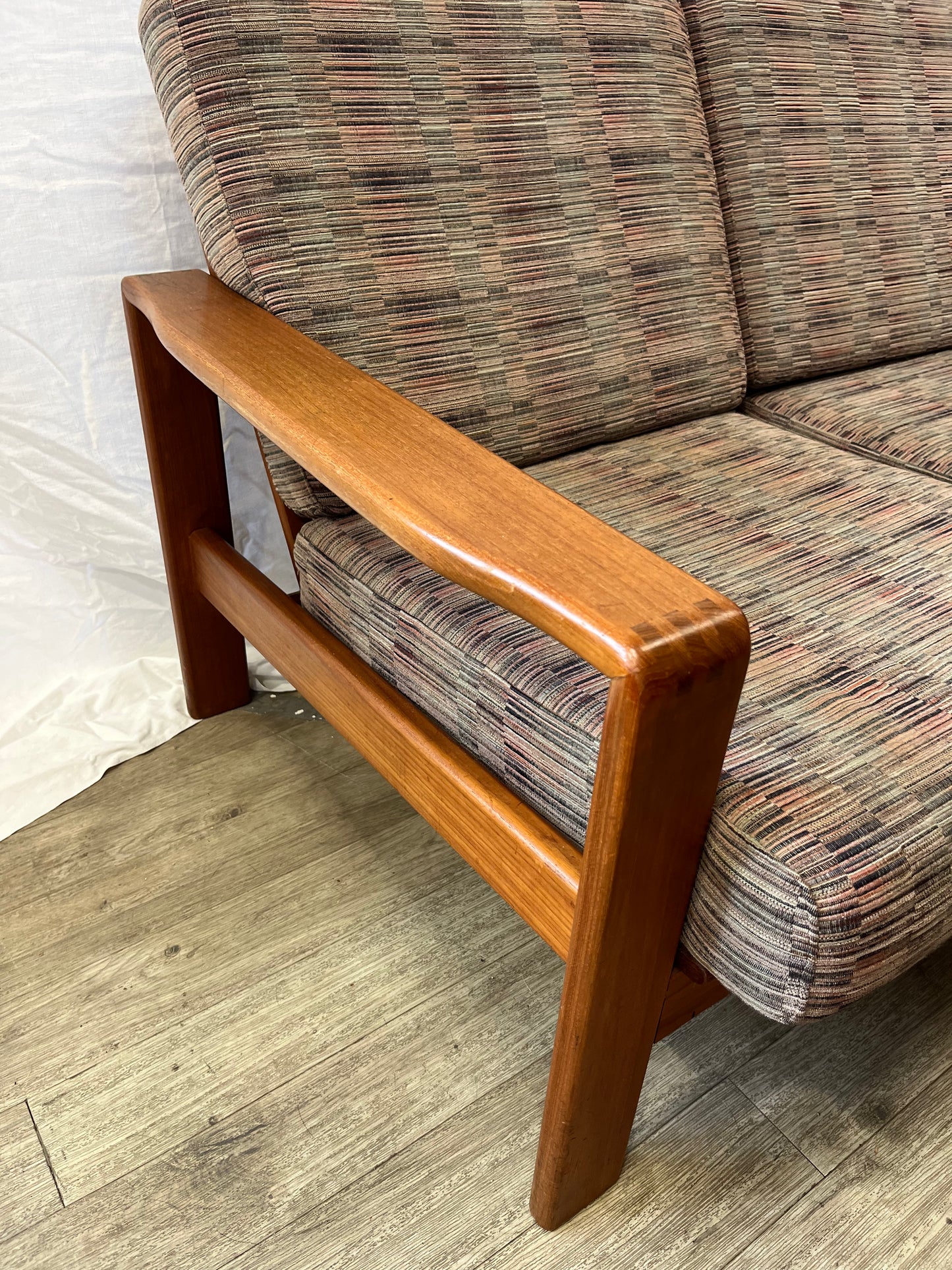 Salon scandinave en teck massif 1970