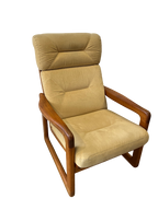 Fauteuil scandinave en teck massif et Daim 1970