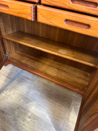 Buffet/vitrine scandinave en teck massif 1970