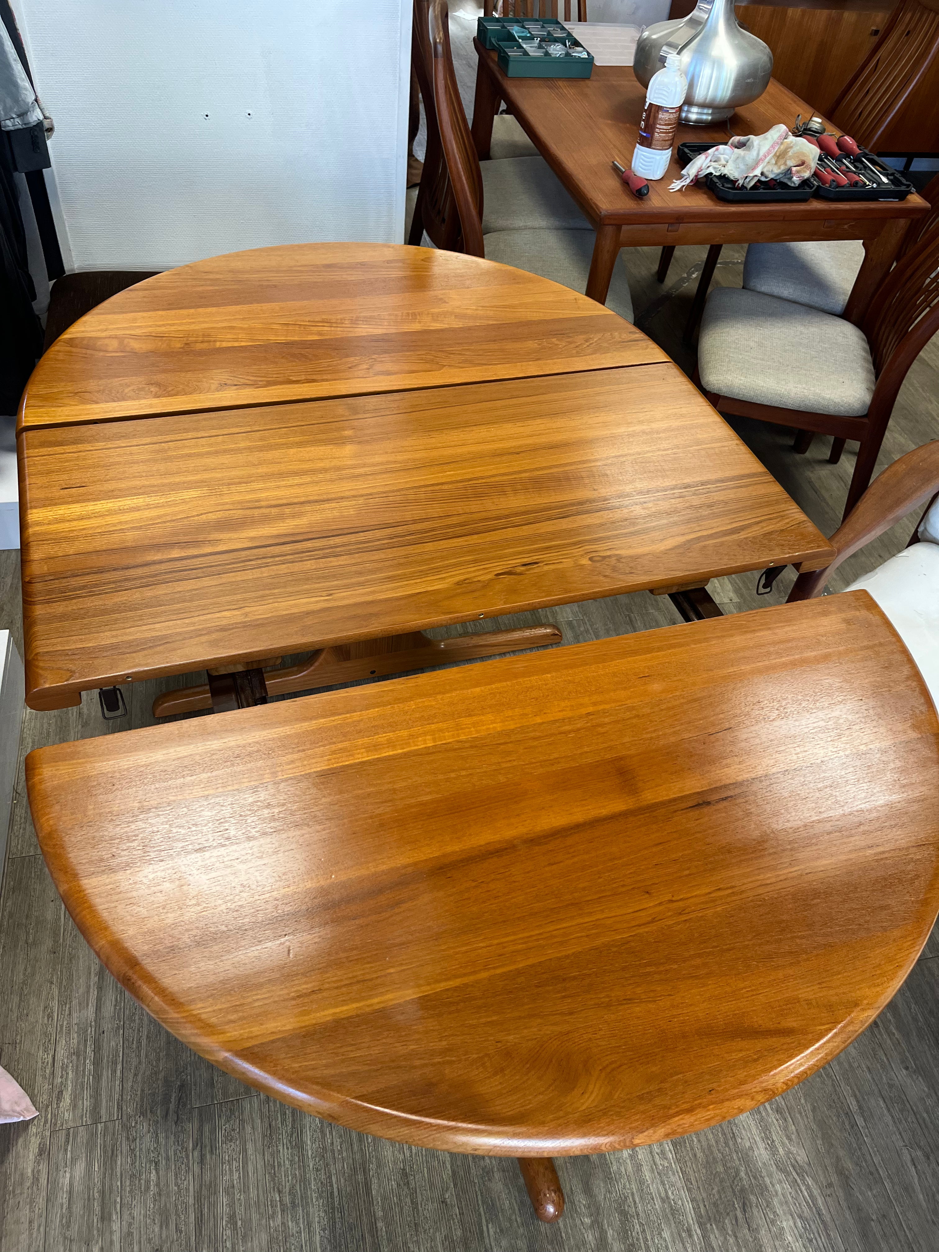 Table à manger scandinave de Juul Kristiansen teck massif 1970