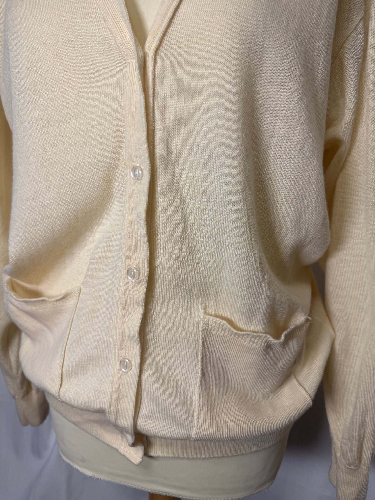 Cardigan beige en laine