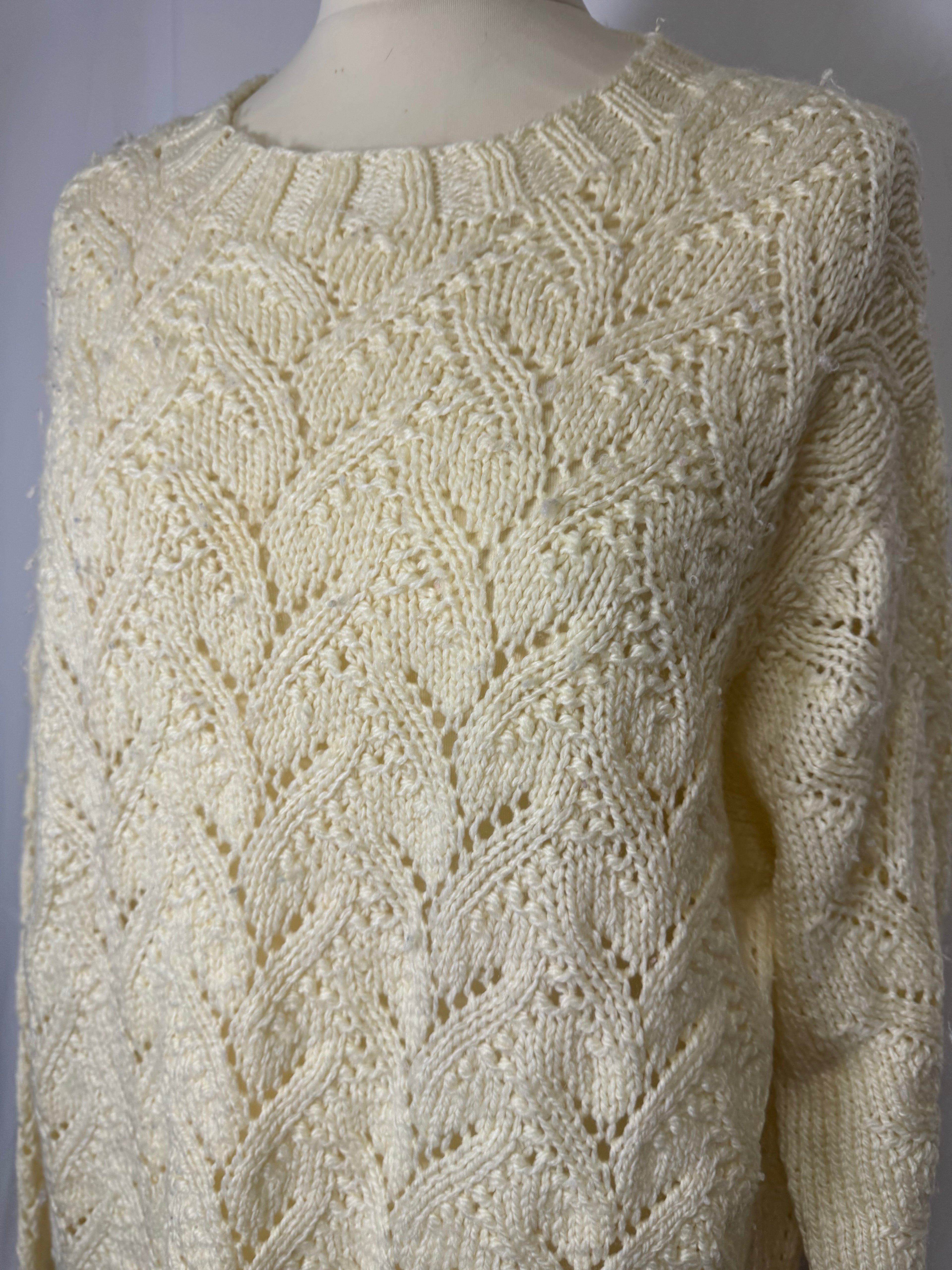Pull ajourée beige