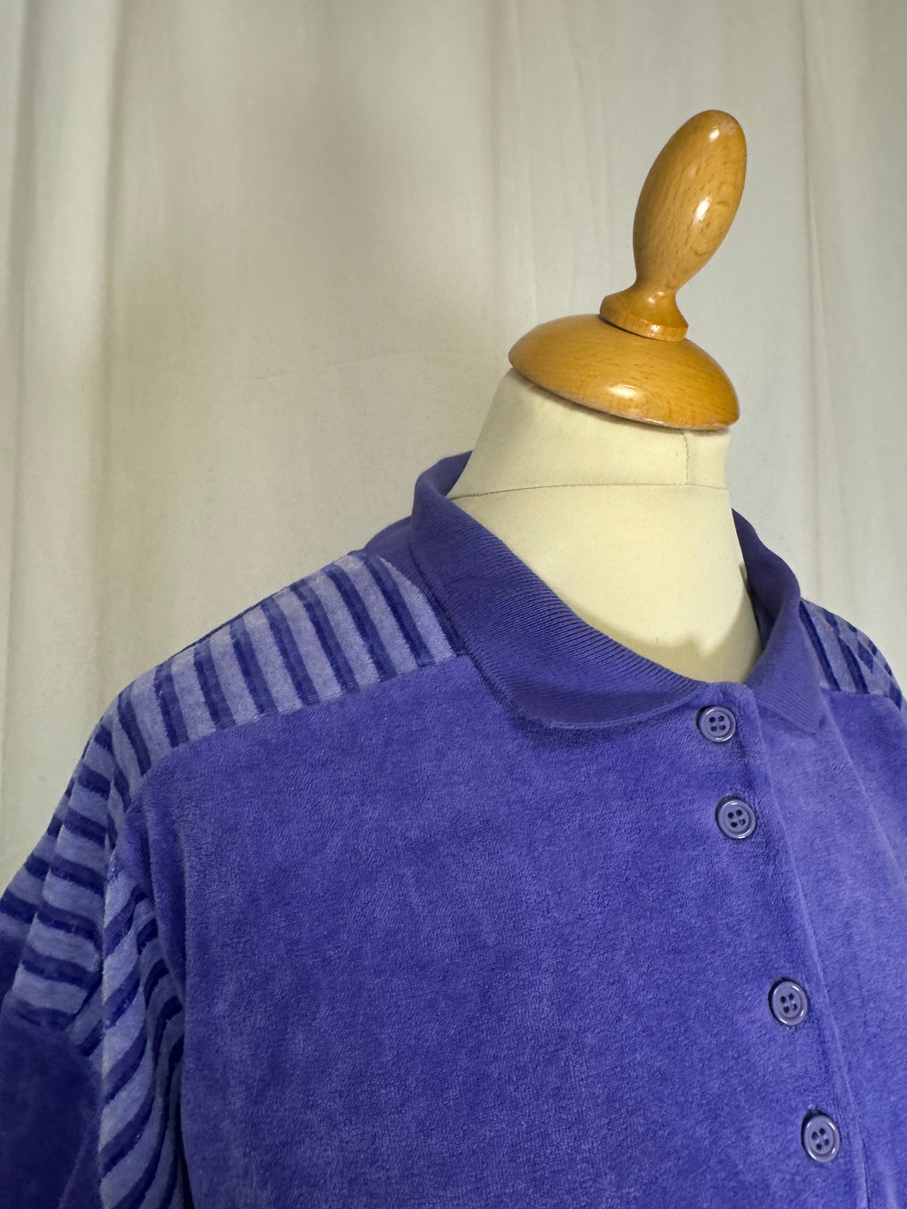 Sweat violet 90s
