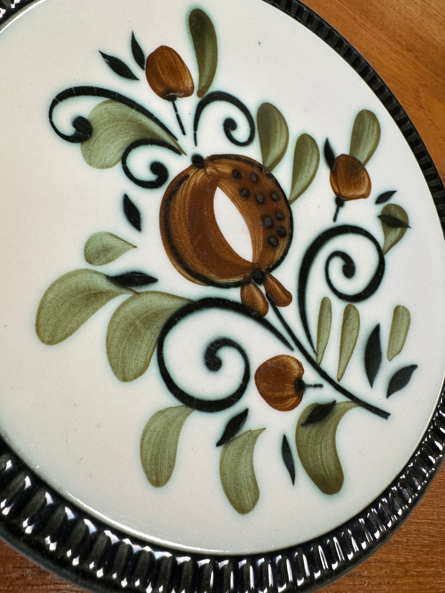 Assiettes à dessert Boch La Louvière