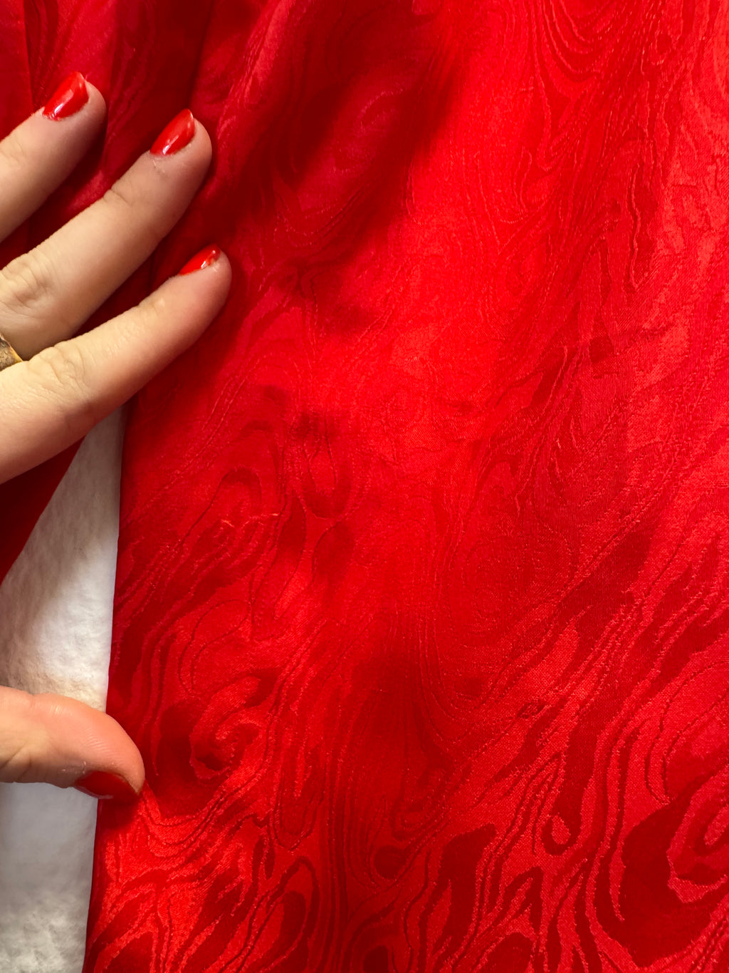 Chemise rouge à motifs