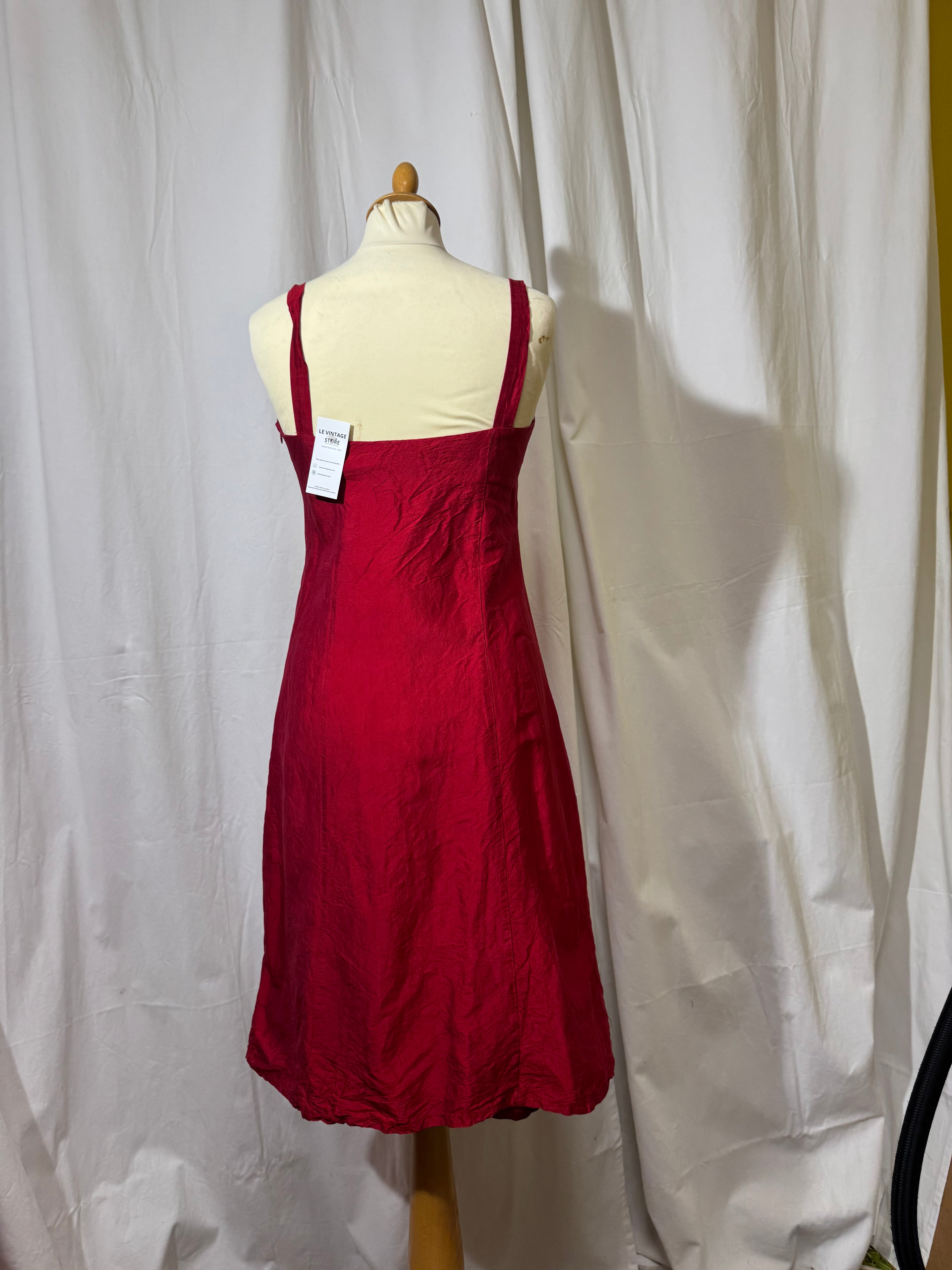 Robe rouge en soie