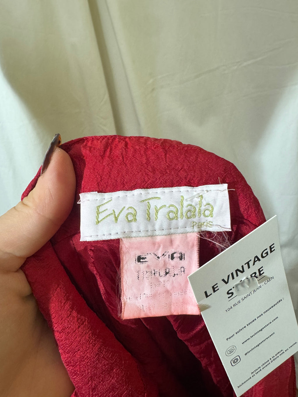 Robe rouge en soie