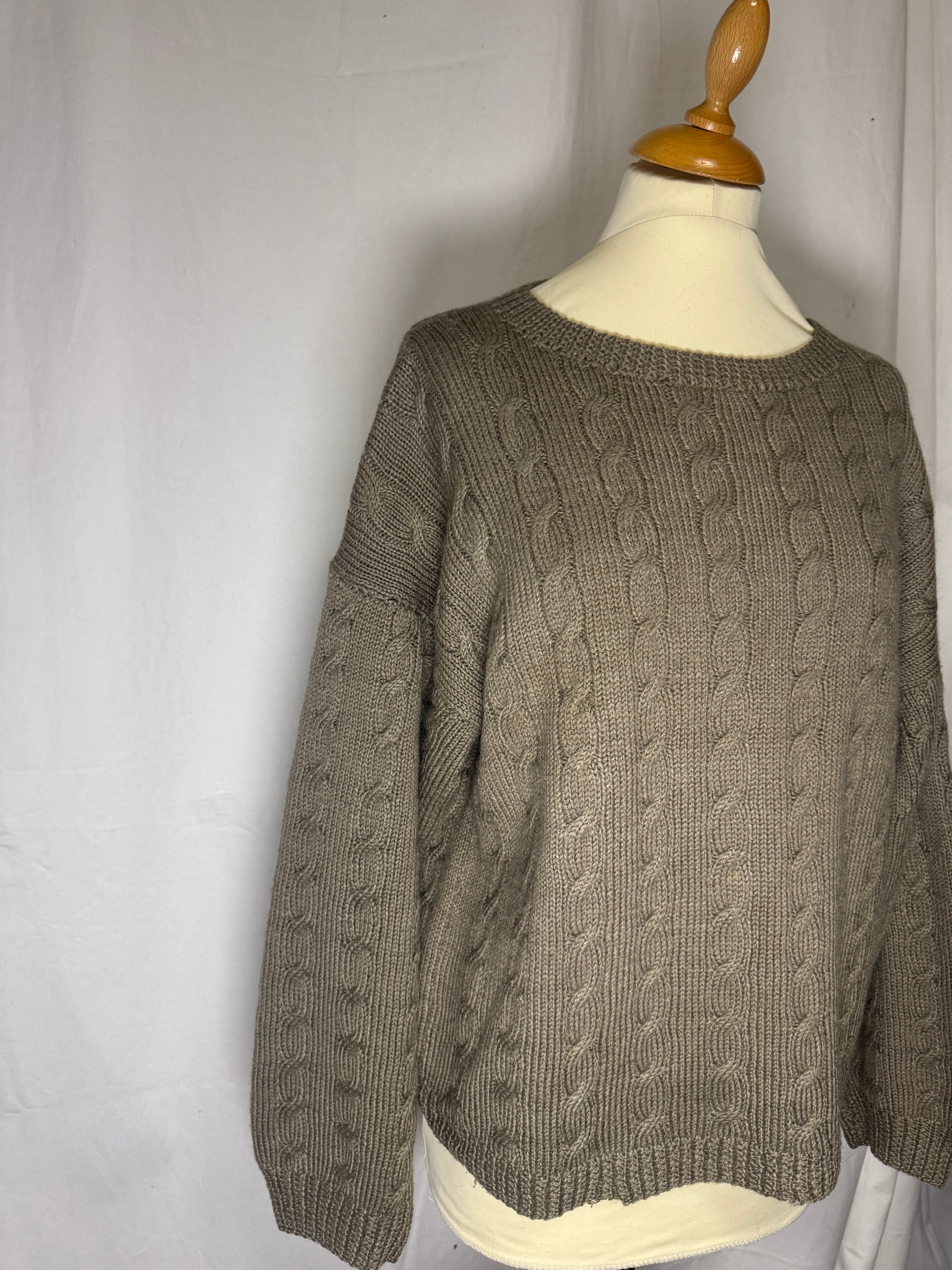 Pull torsade kaki