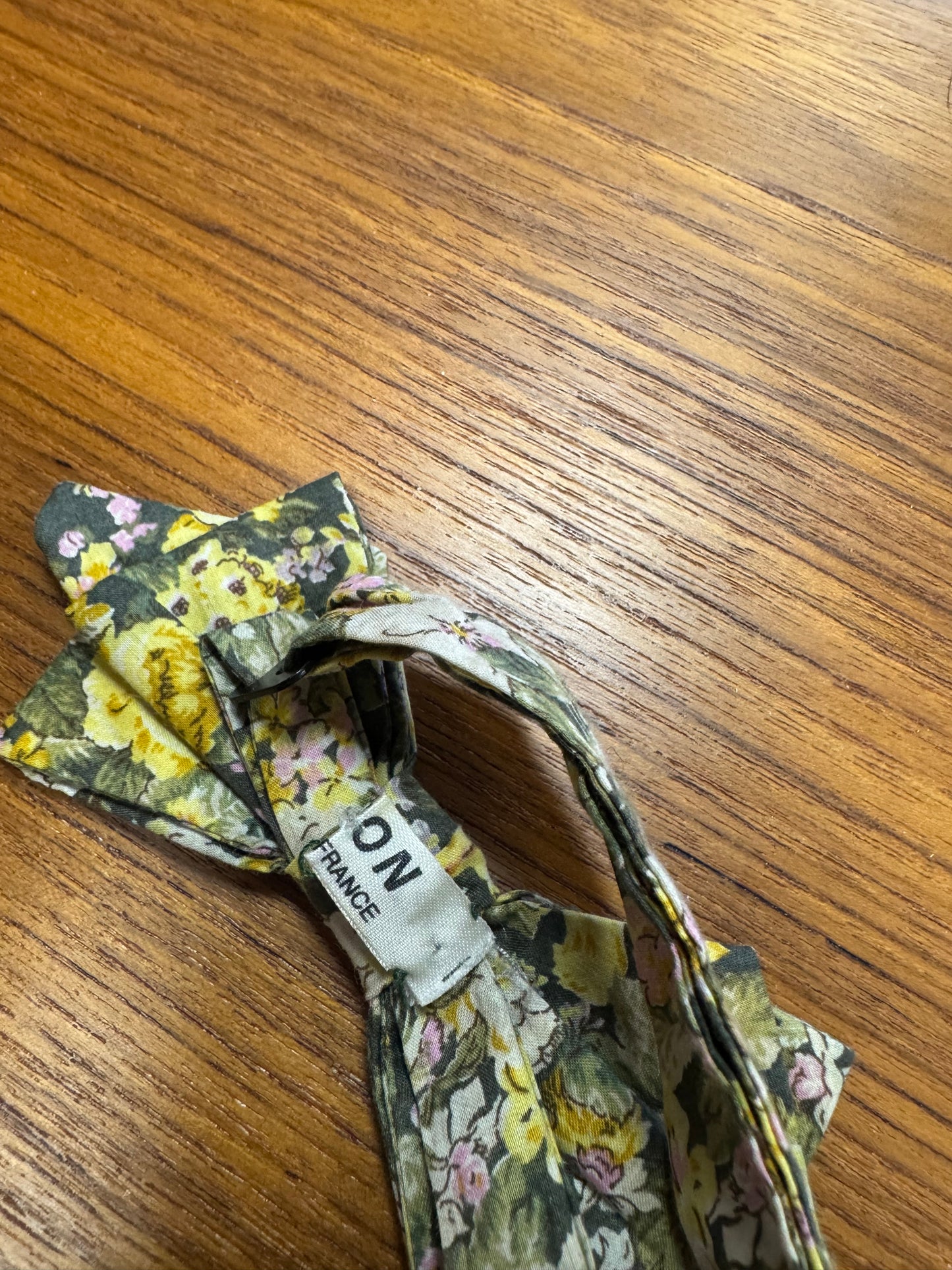 Noeud papillon à fleurs