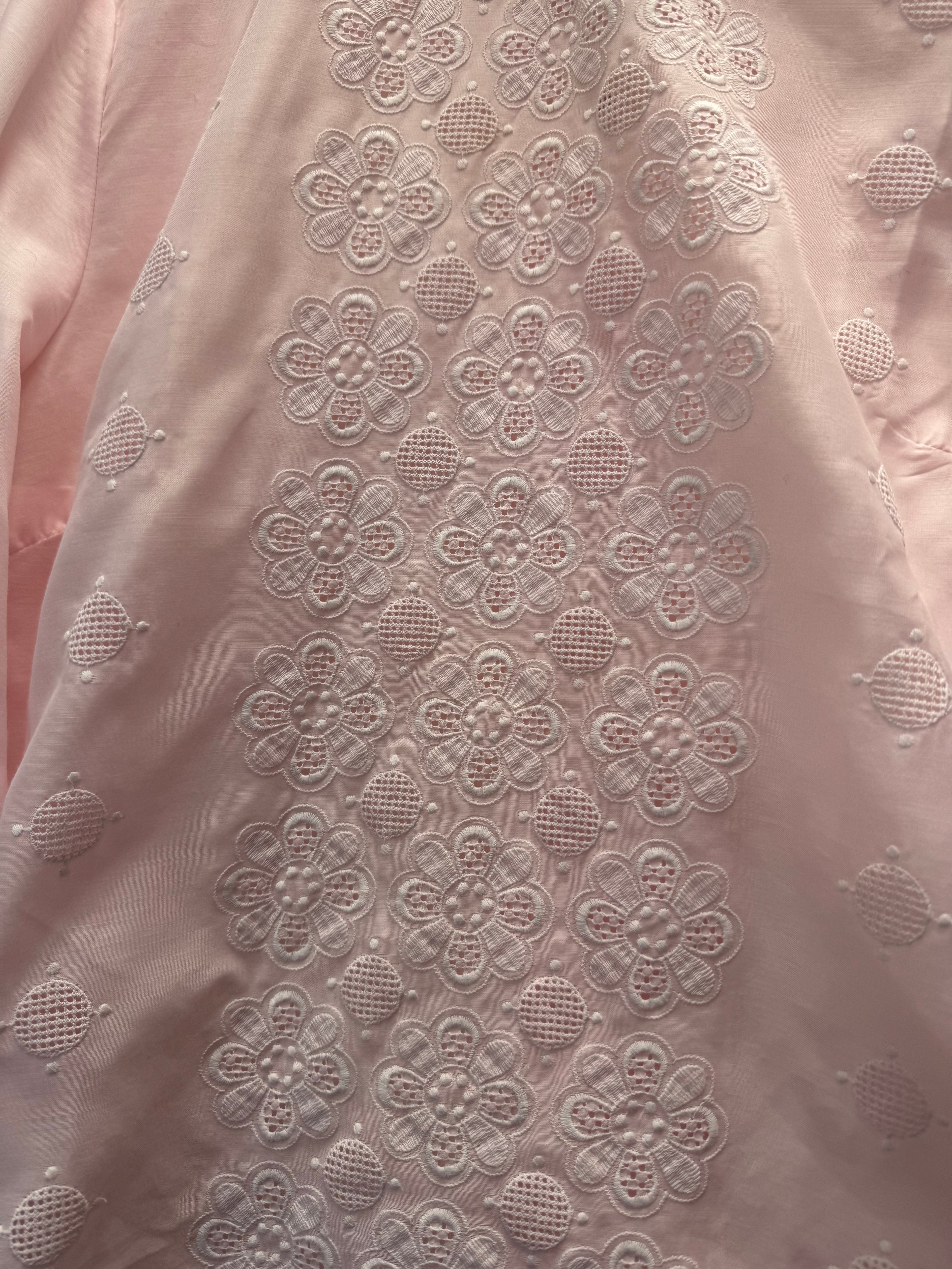 Blouse brodée rose