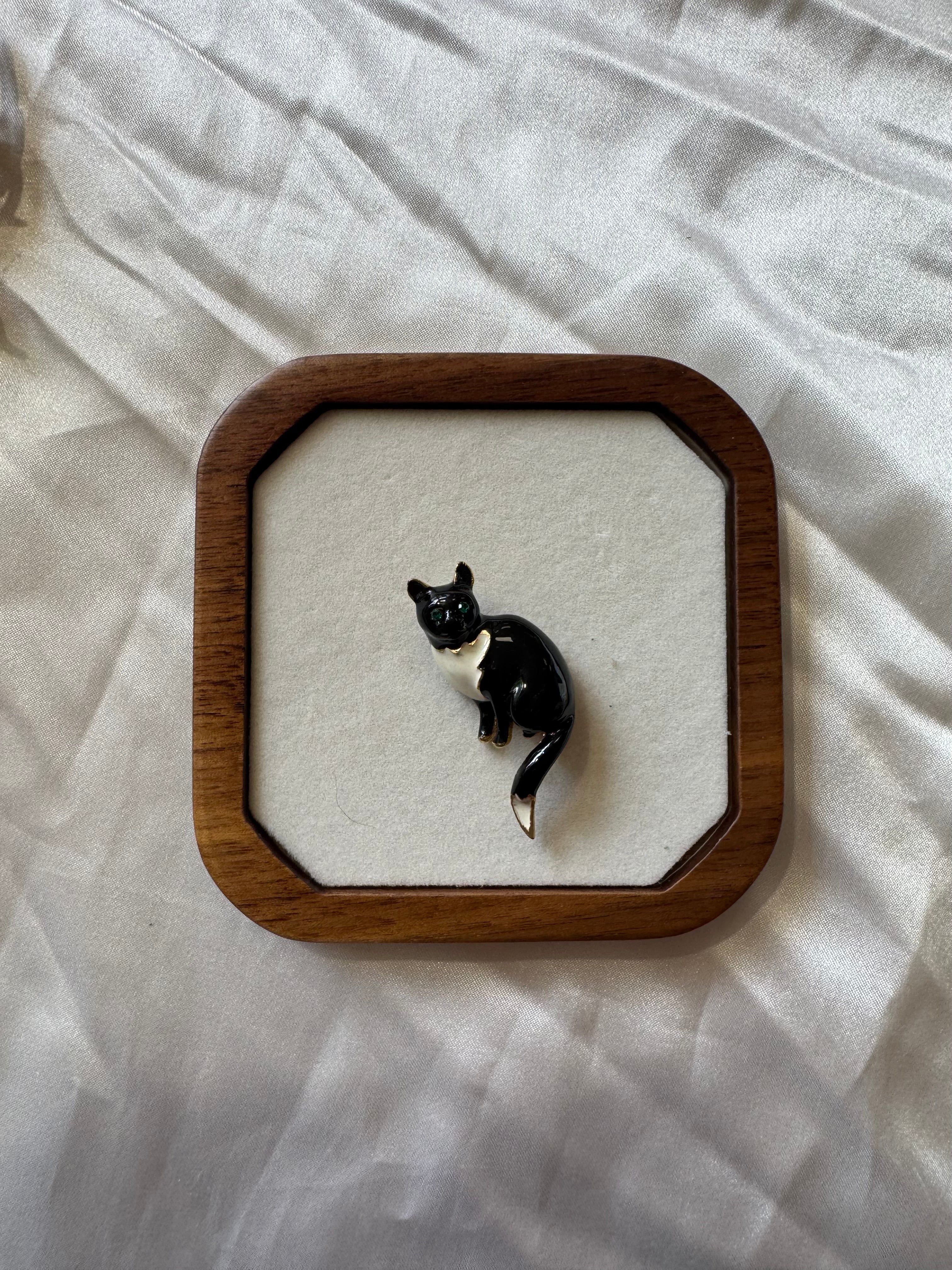 Broche en métal