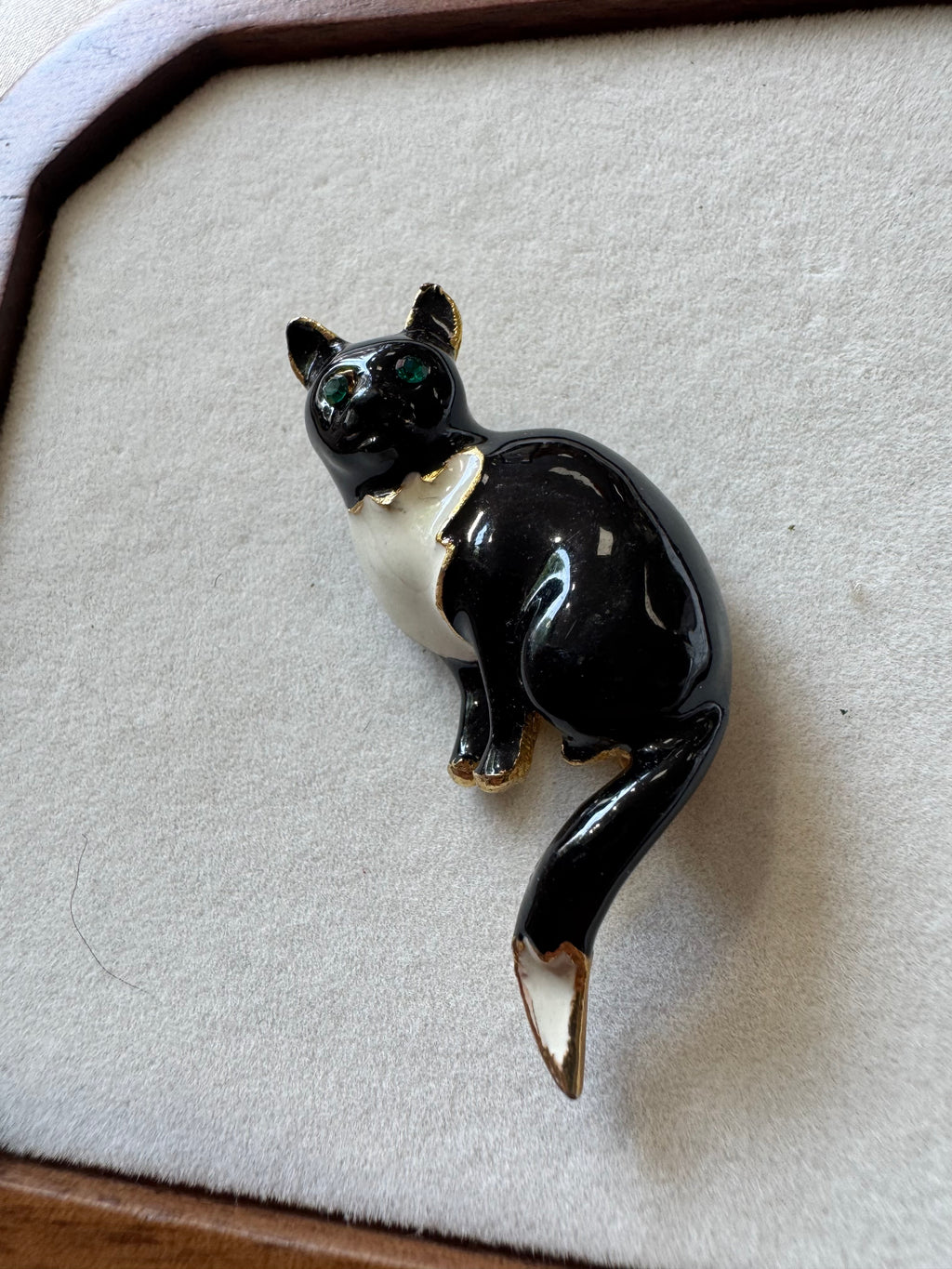 Broche en métal
