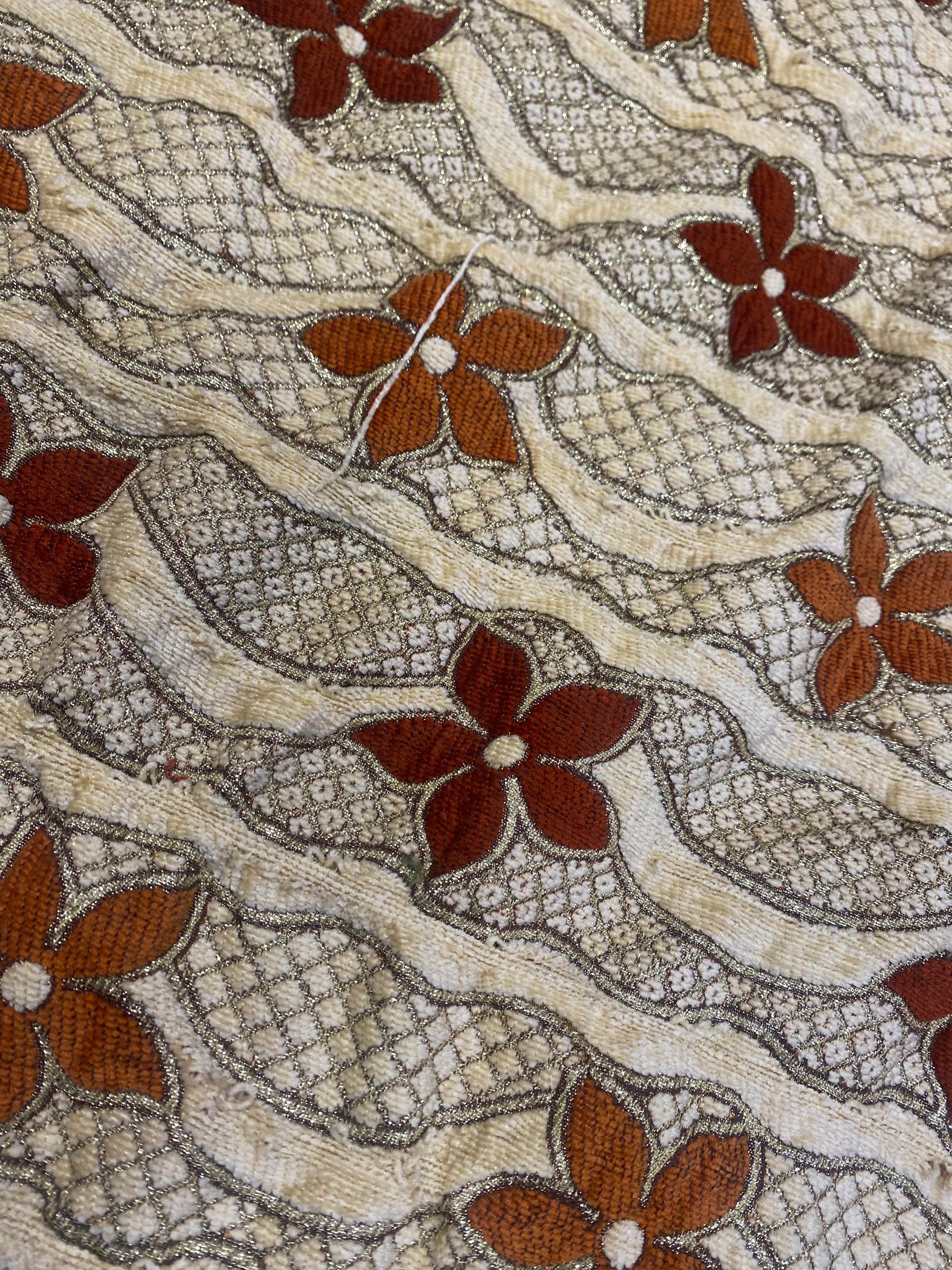 Coupon de tissu à fleurs