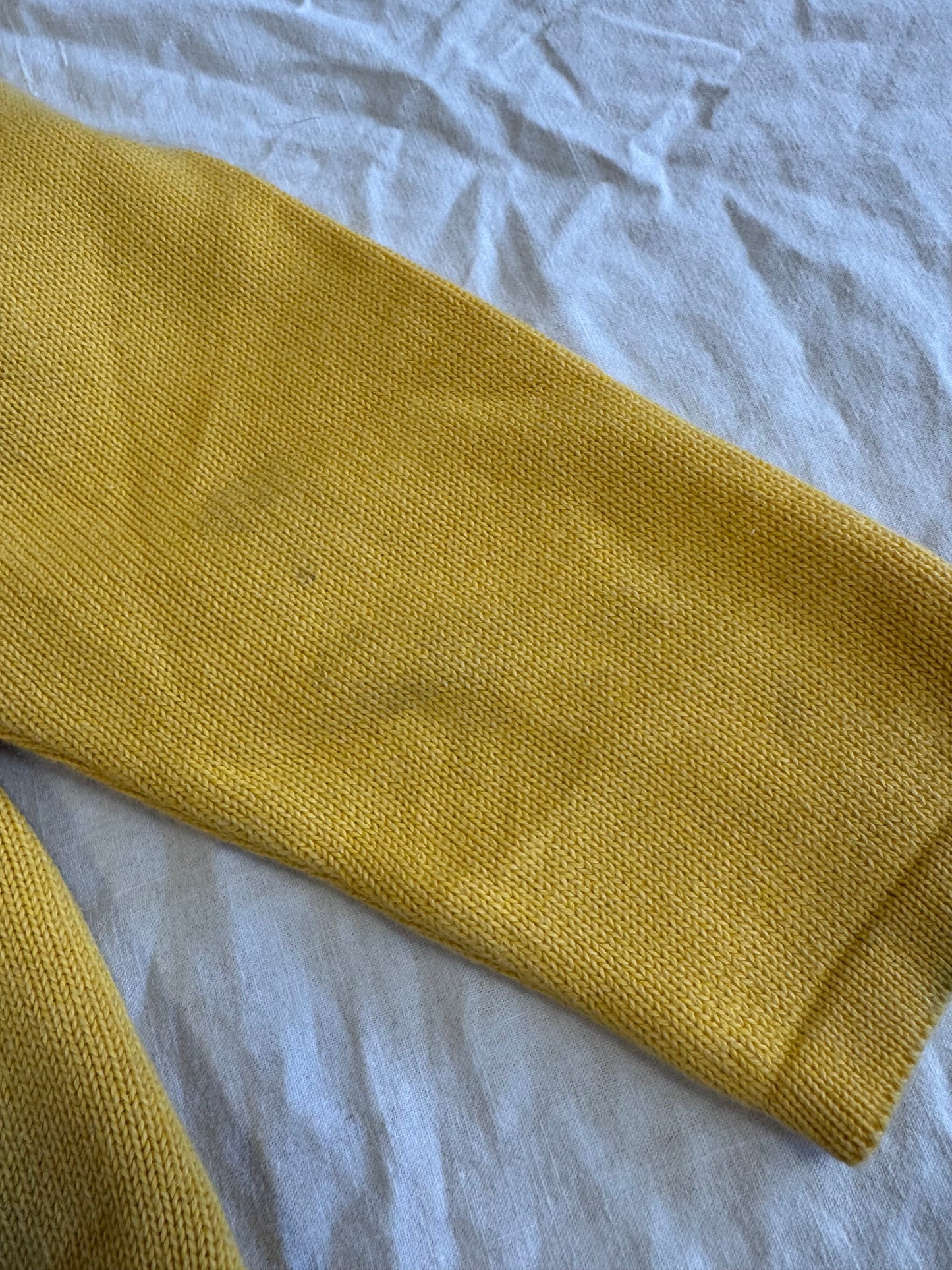 Gilet brodé jaune