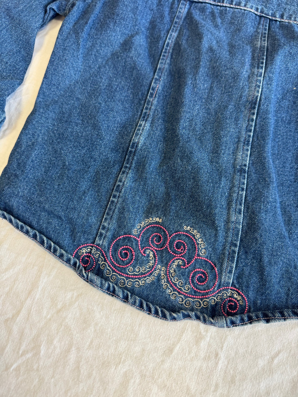 Veste en jean brodée