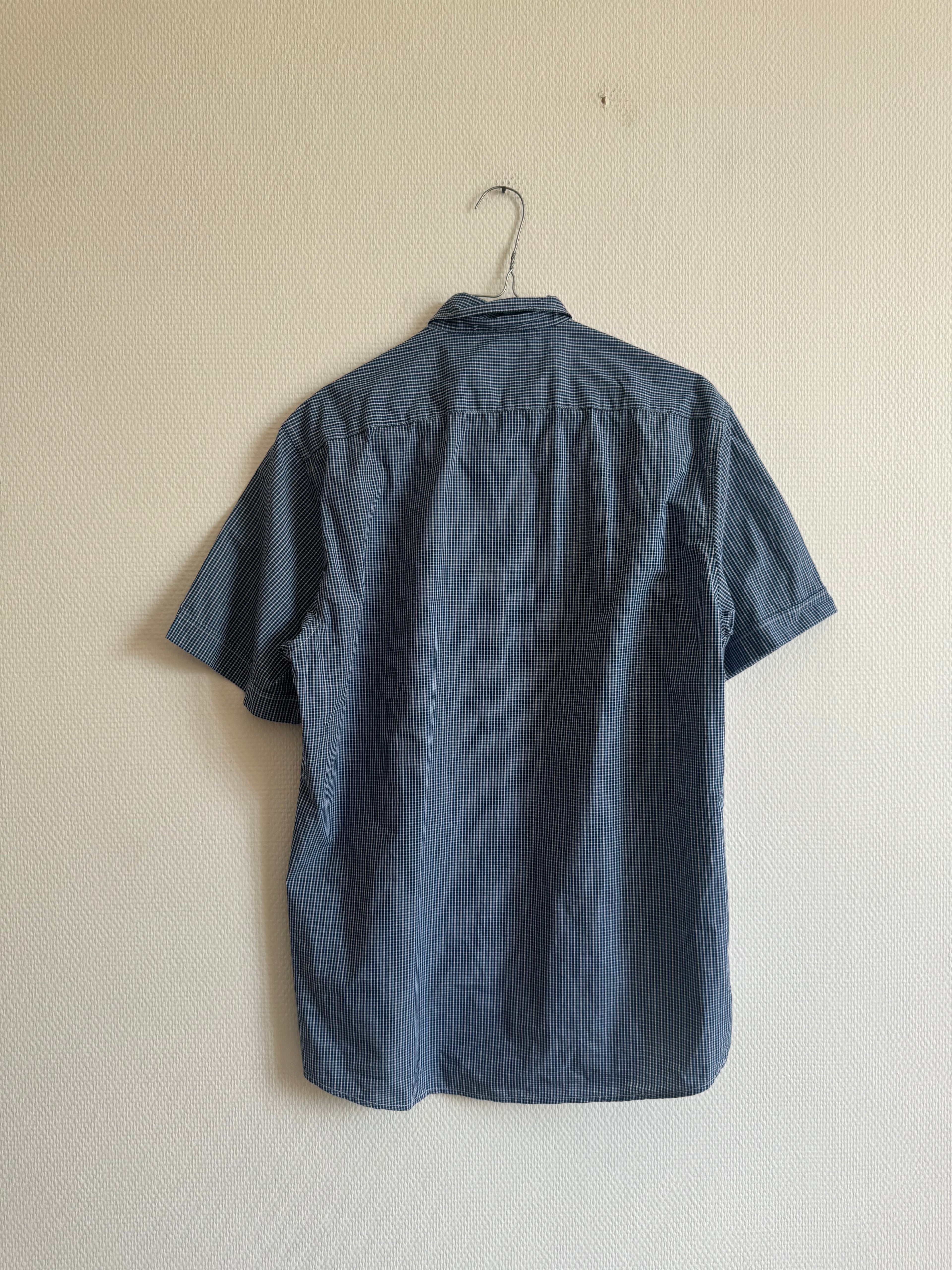Chemise à carreaux