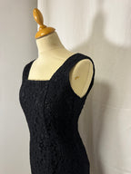 Robe courte en dentelle