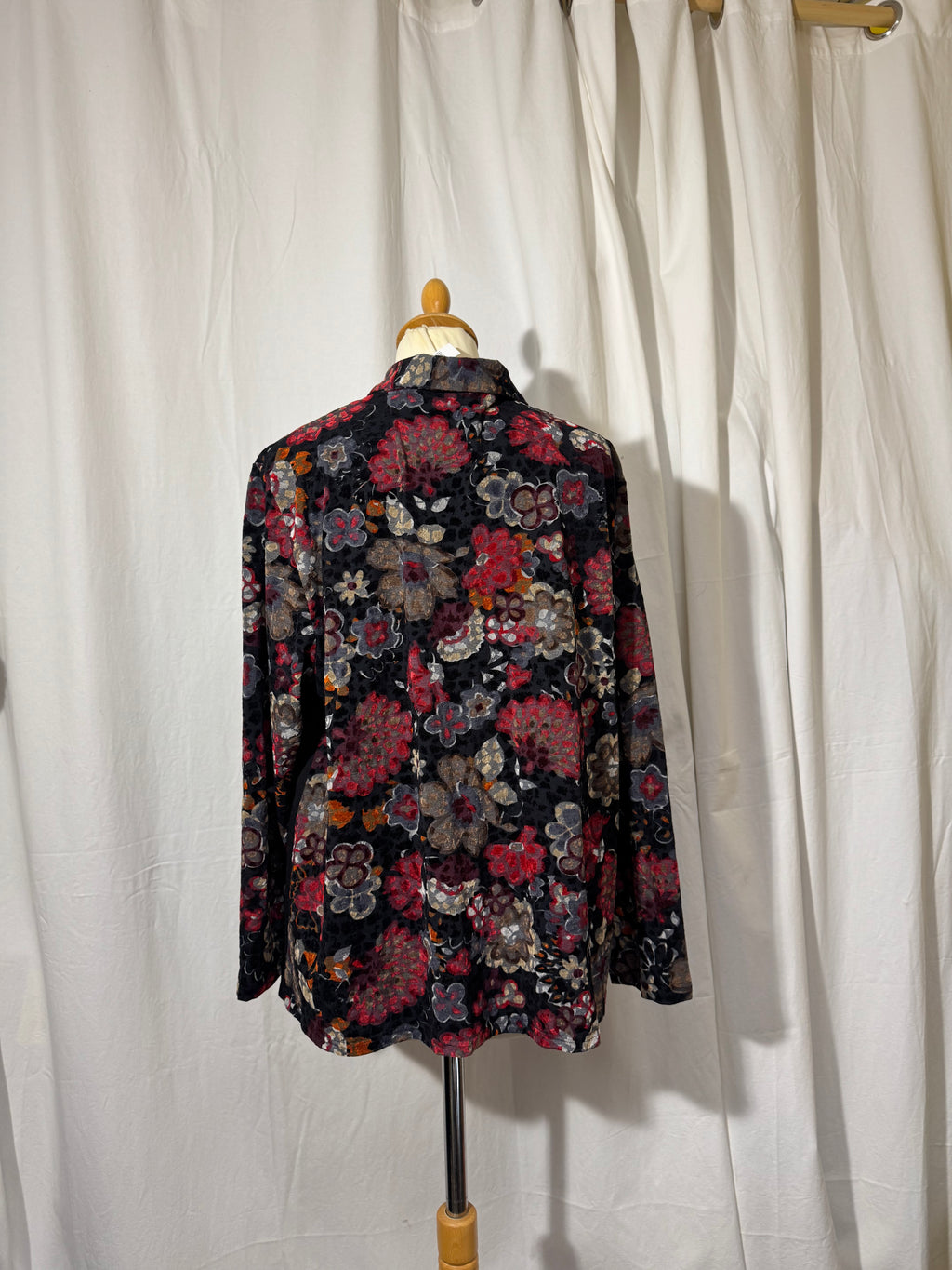 Chemise à fleurs en velours
