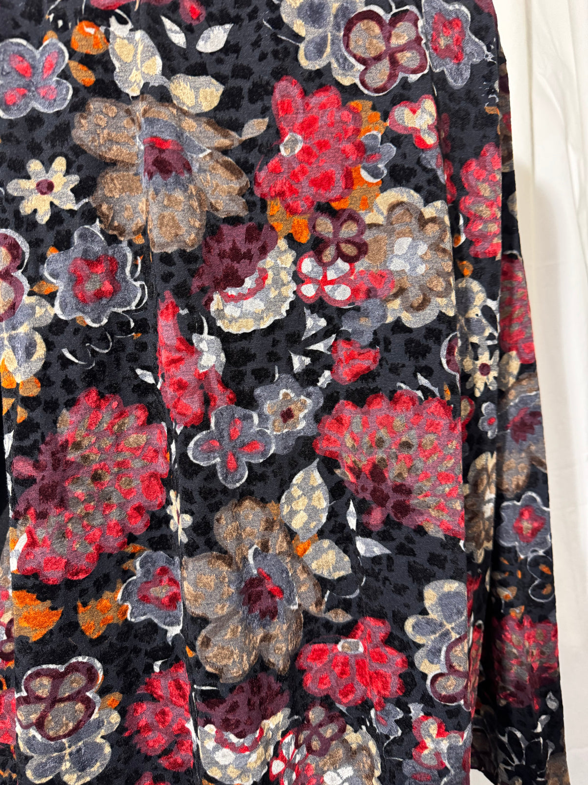 Chemise à fleurs en velours