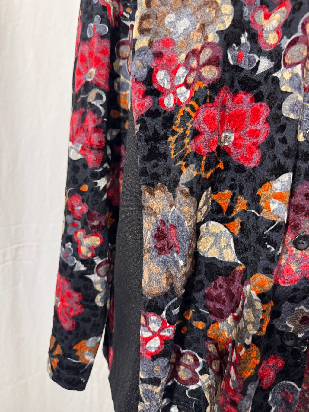 Chemise à fleurs en velours