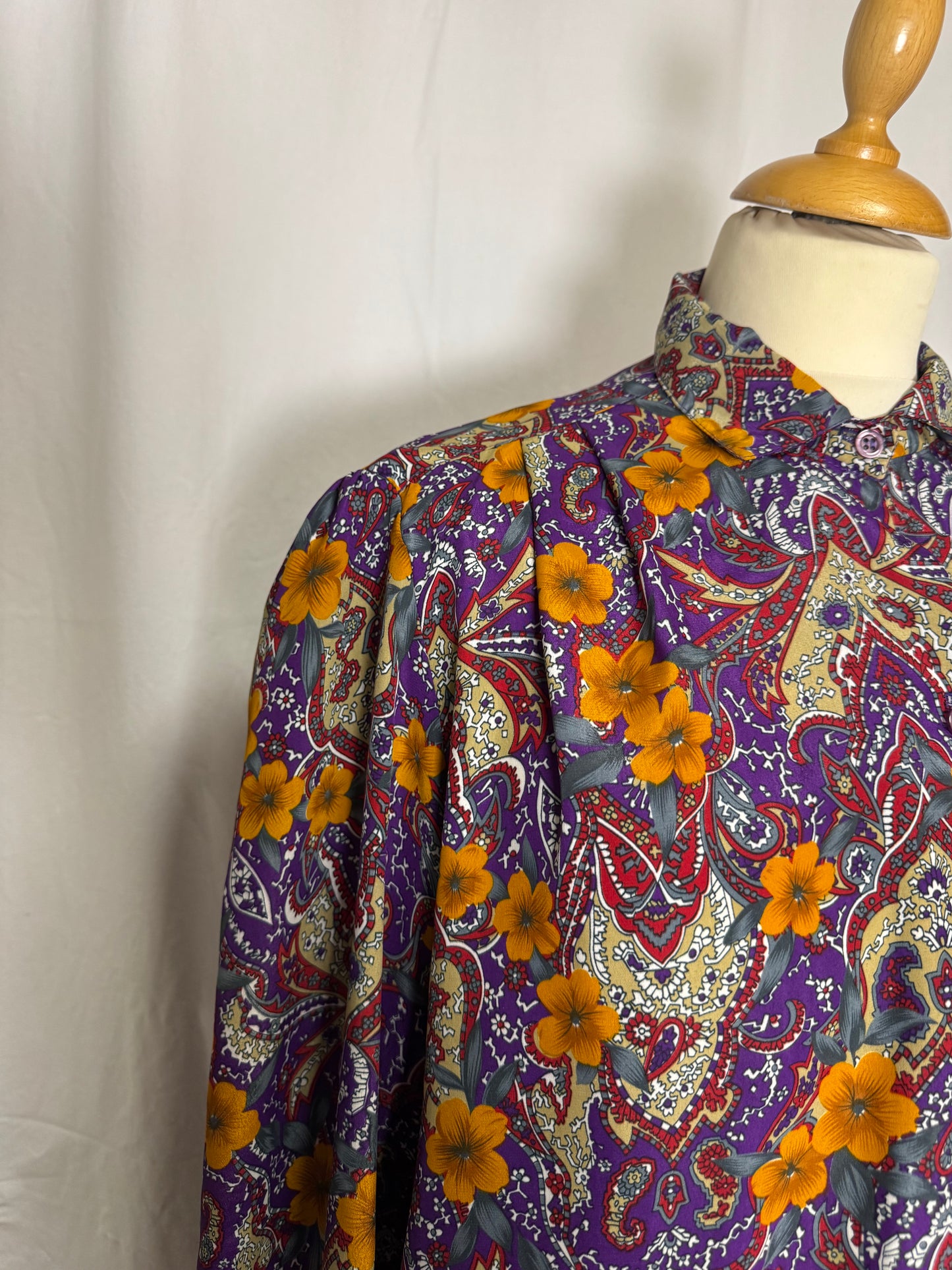 Chemise à motifs floraux