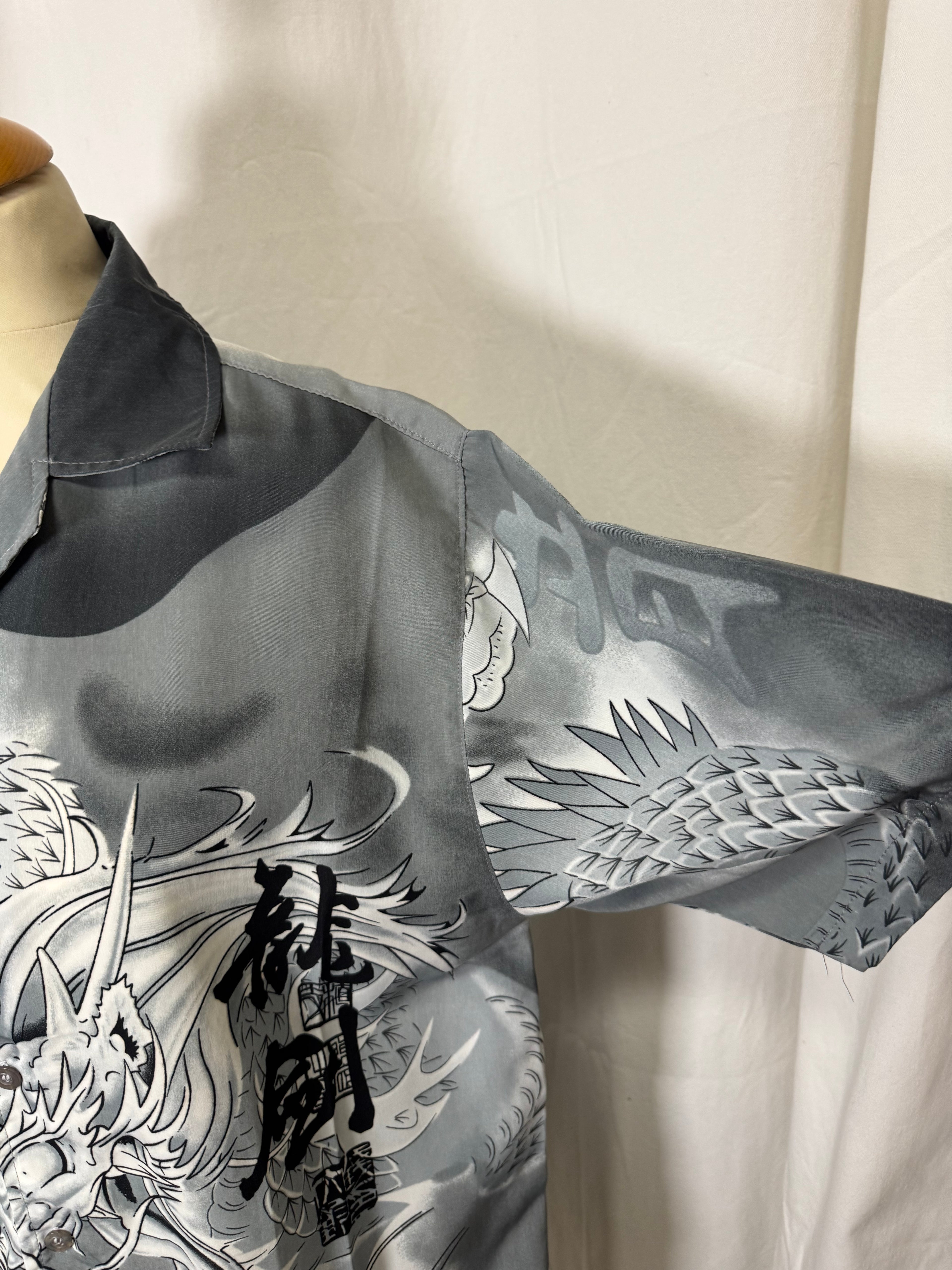 Chemise dragon Y2K