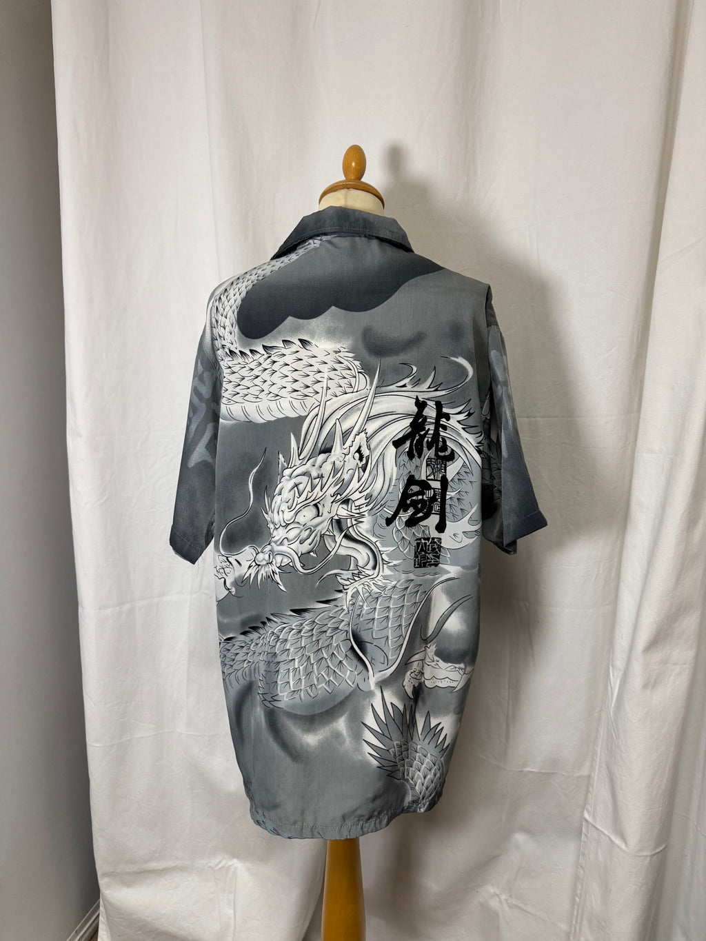 Chemise dragon Y2K