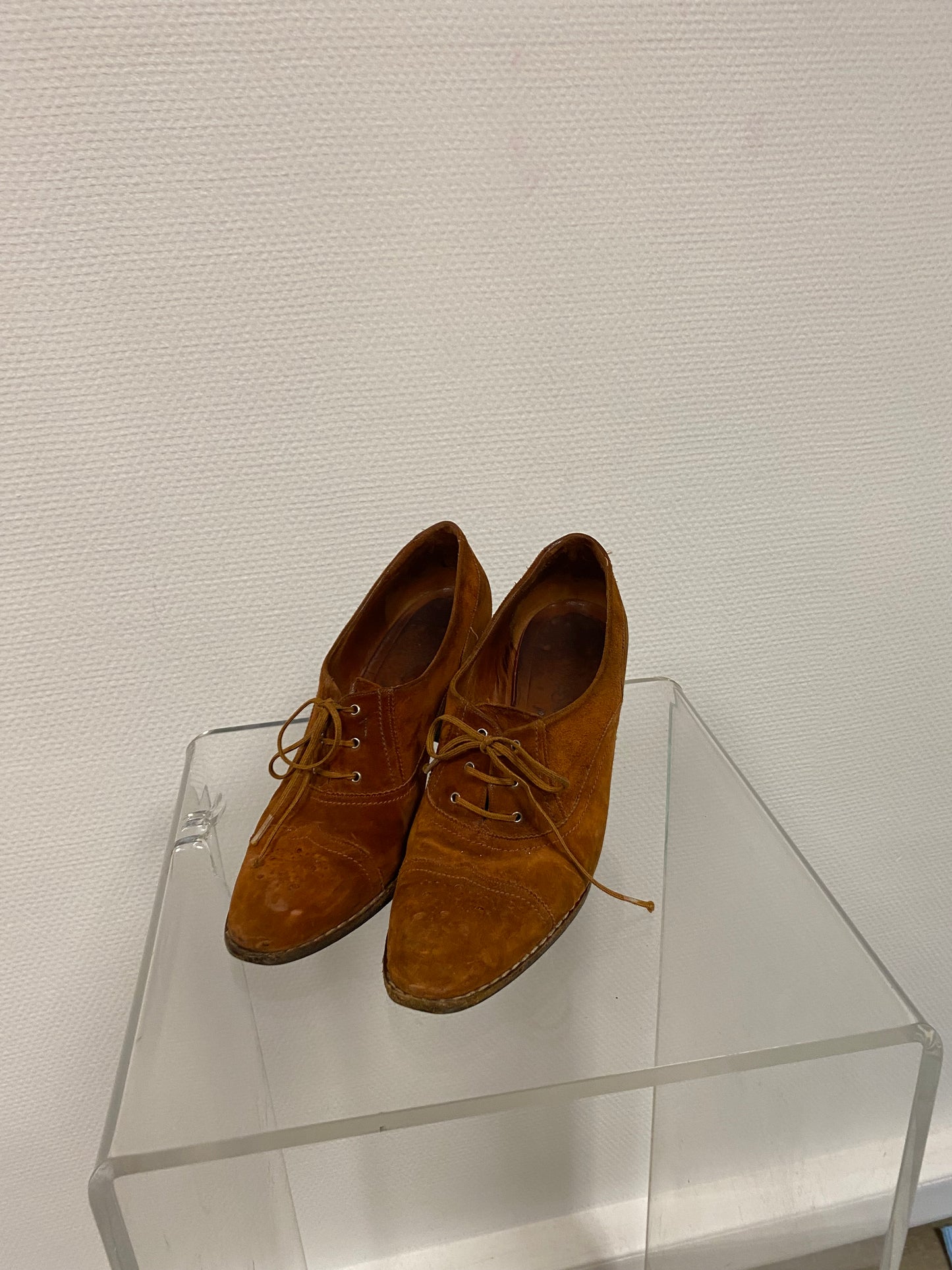 Chaussure en daim Yves Saint Laurent