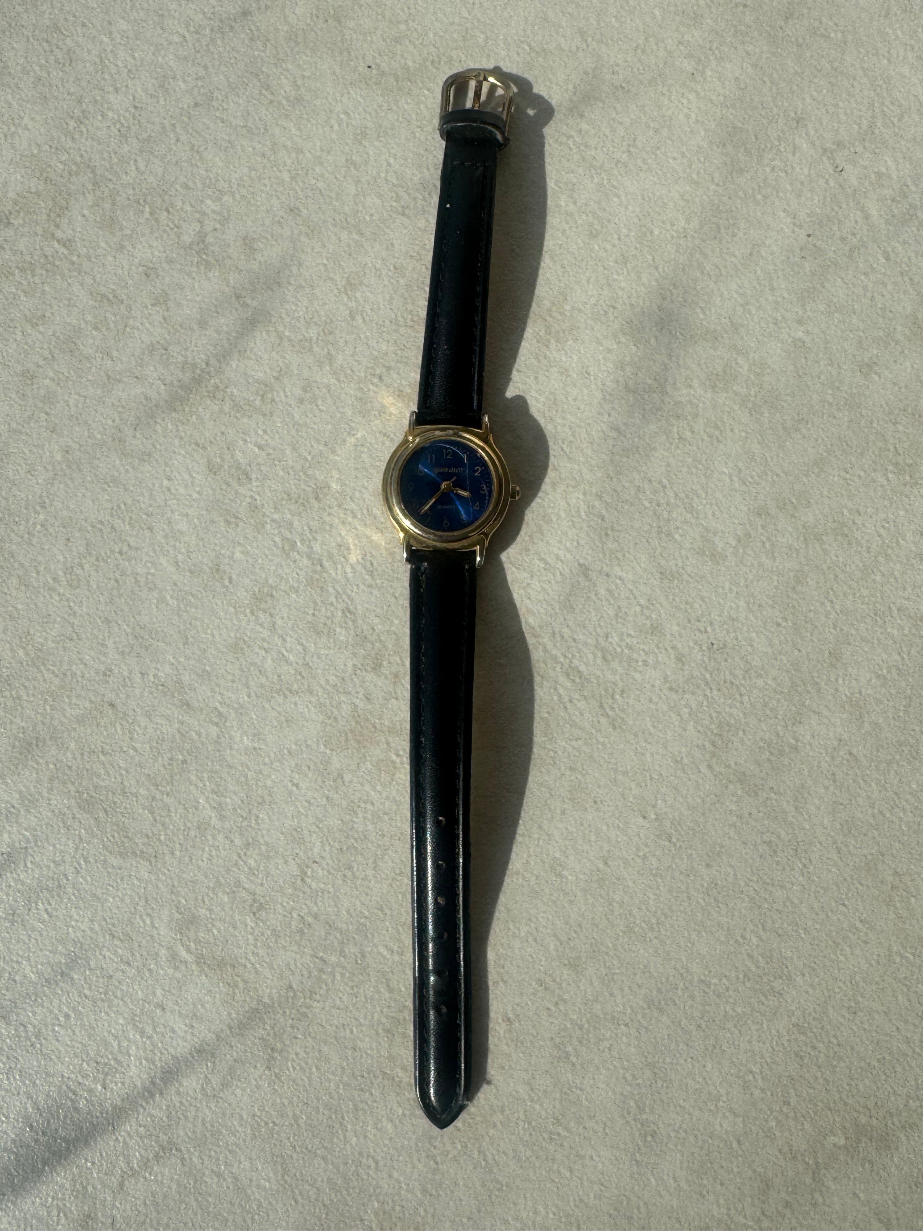 Montres en cuir noires