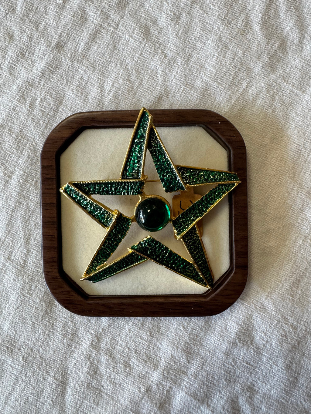 Broche en métal étoile 80s