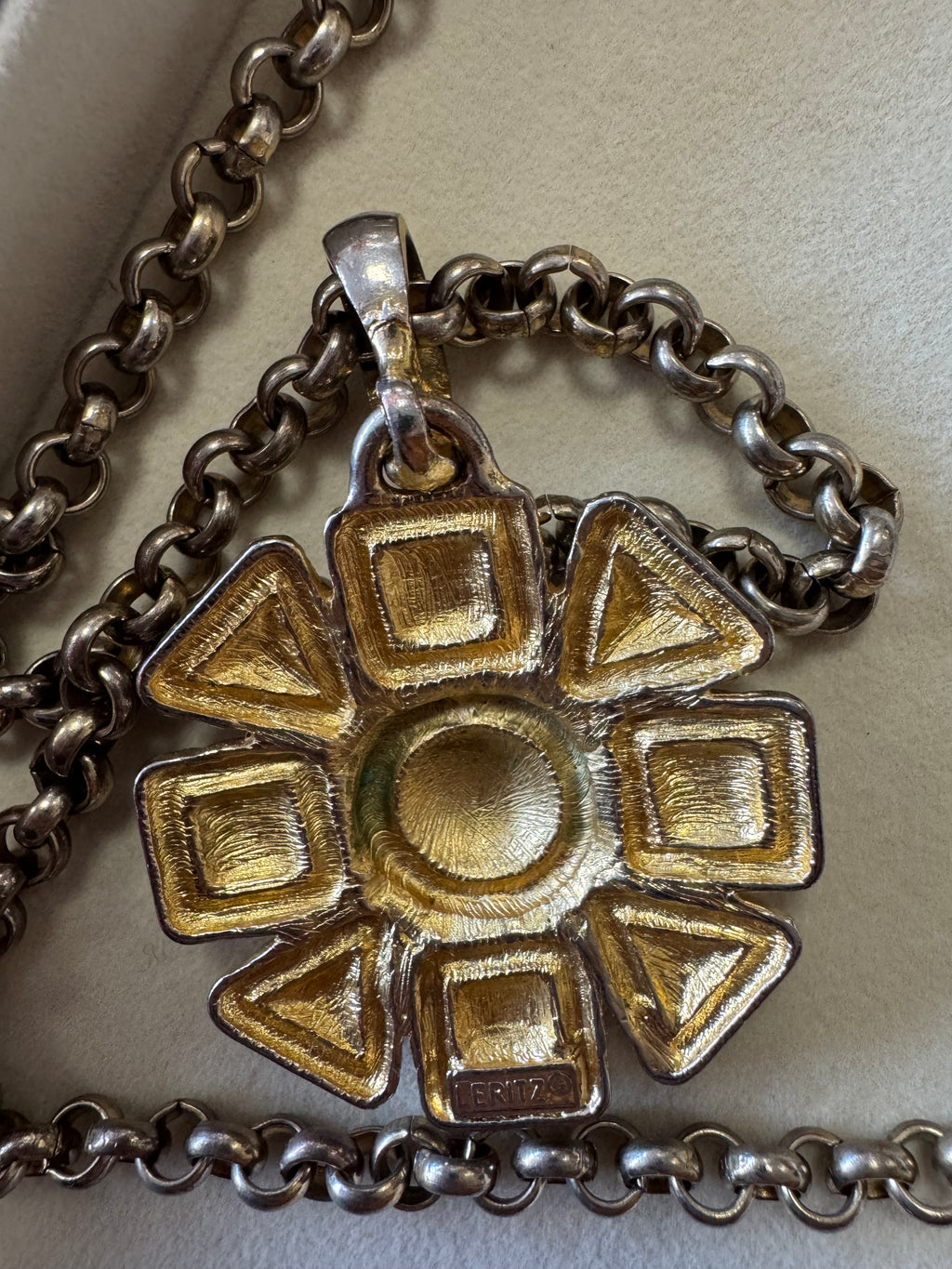 Collier en métal Le Ritz