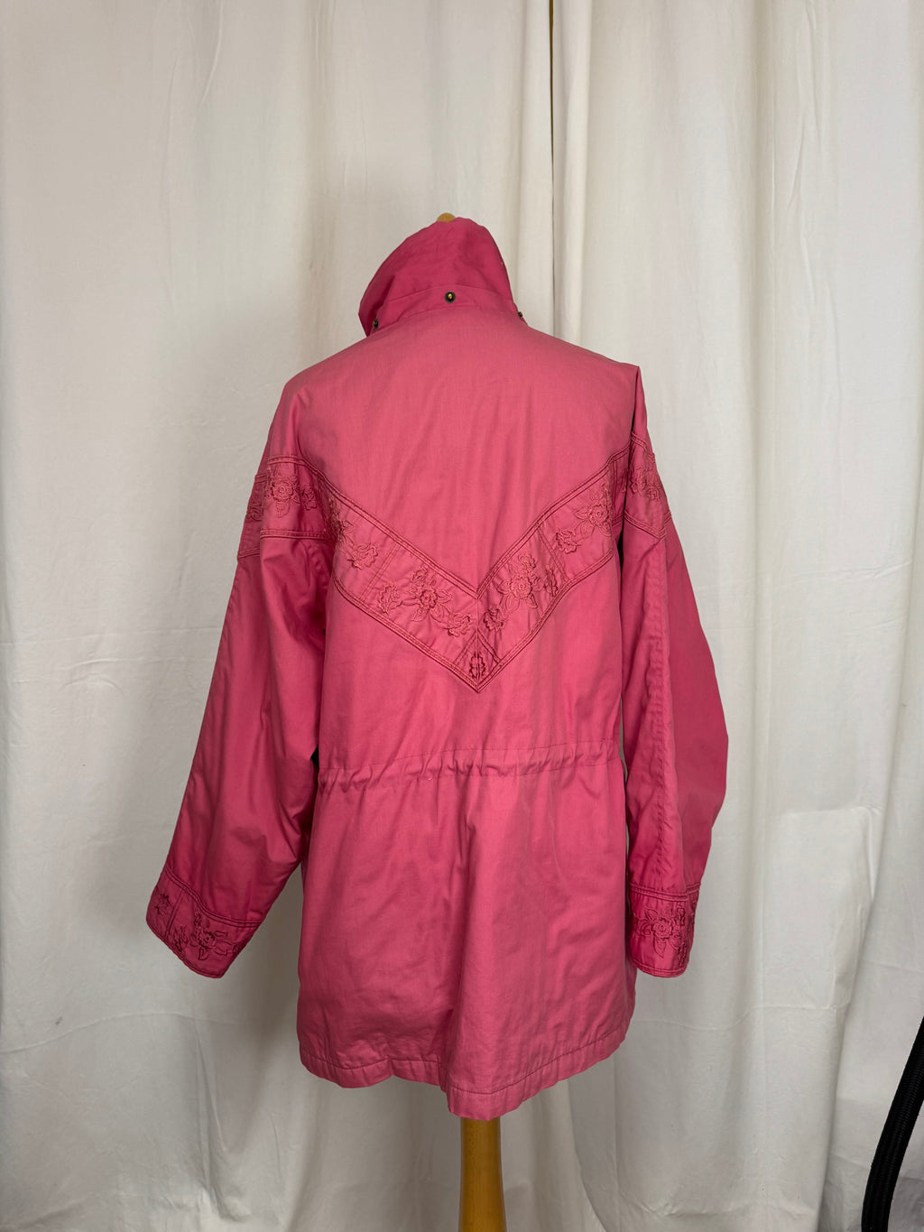 Veste brodée rose