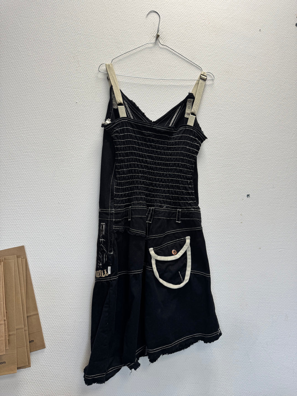 Robe noire Y2K