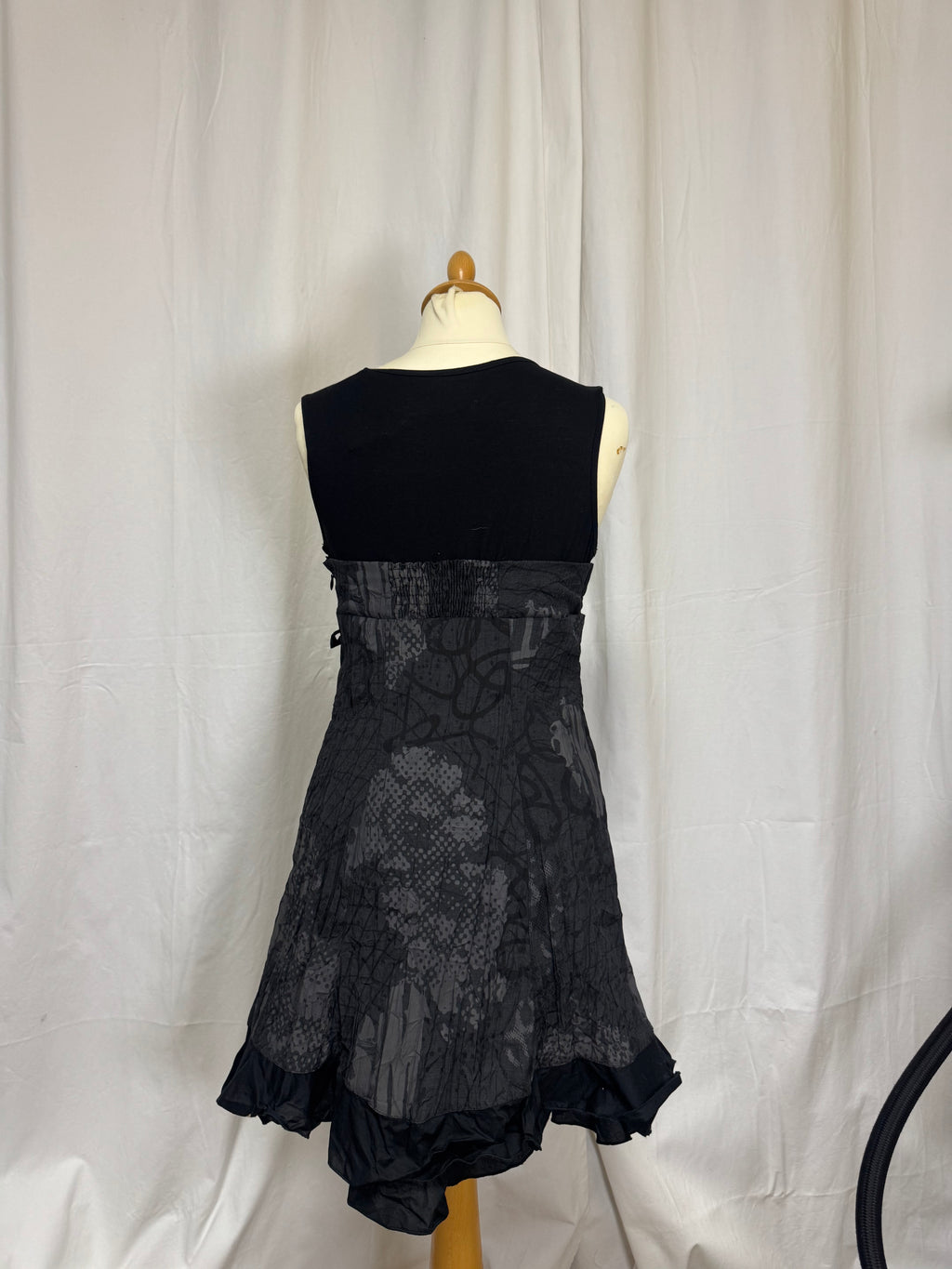 Robe noire Y2K