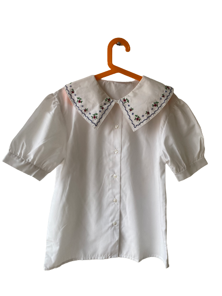 Chemise à grand col