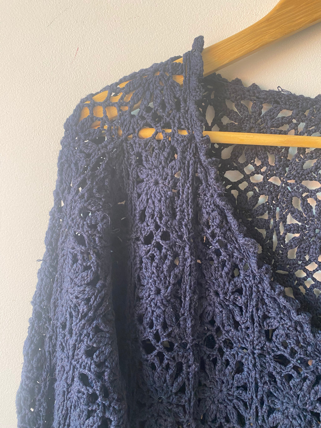 Cardigan en crochet 70s