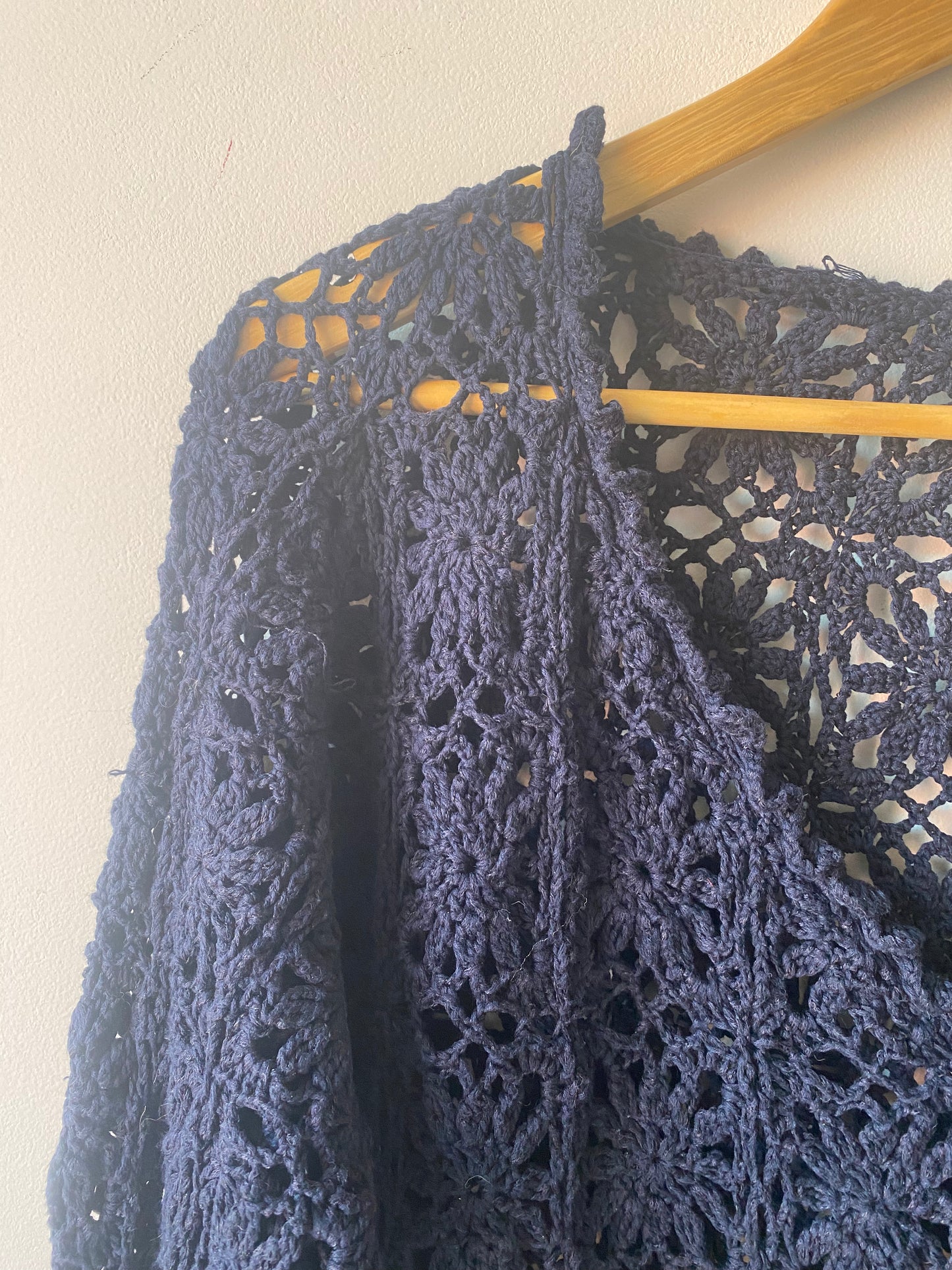 Cardigan en crochet 70s