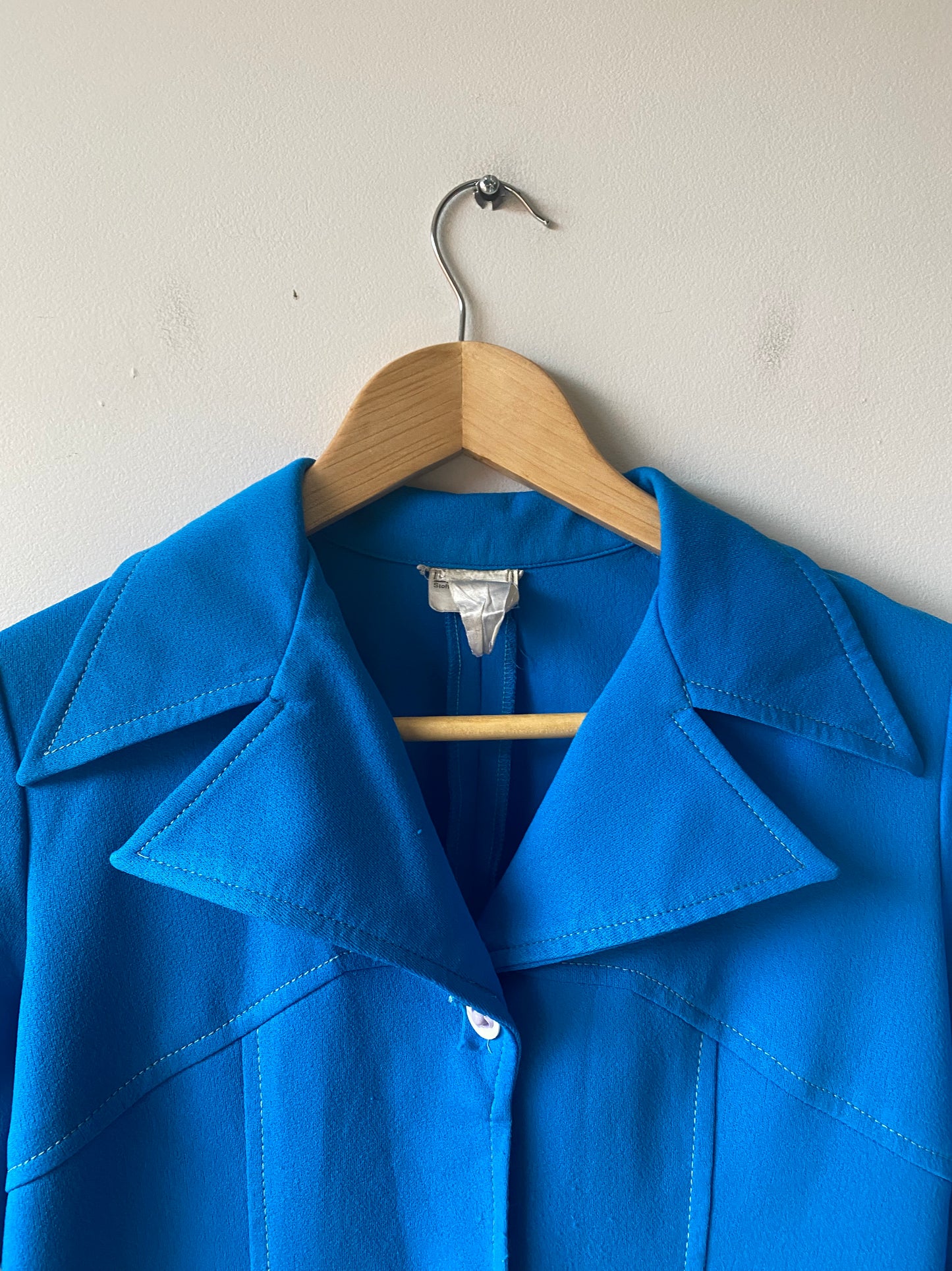 Robe à col pointue 70s