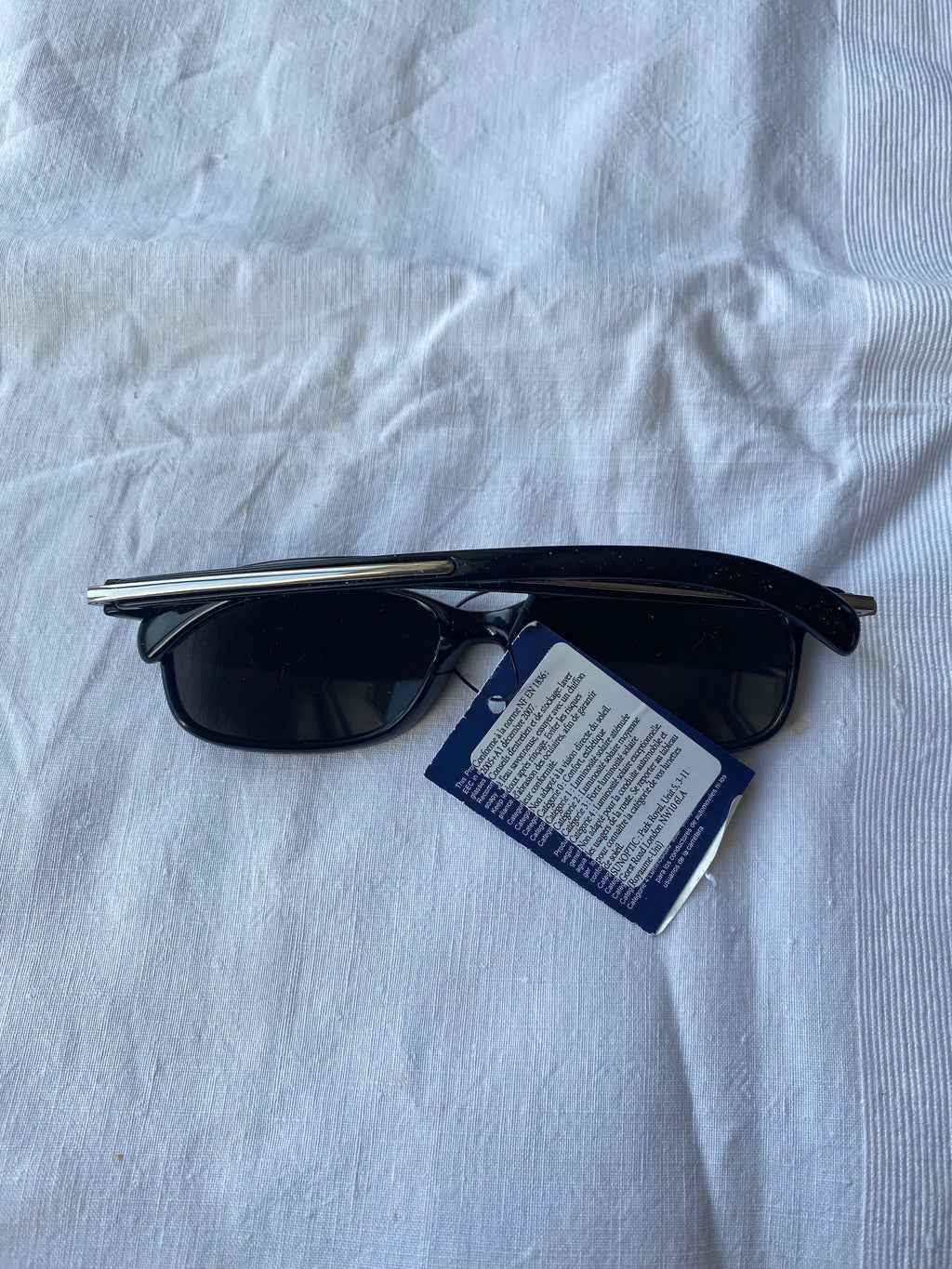 Lunette de soleil noir