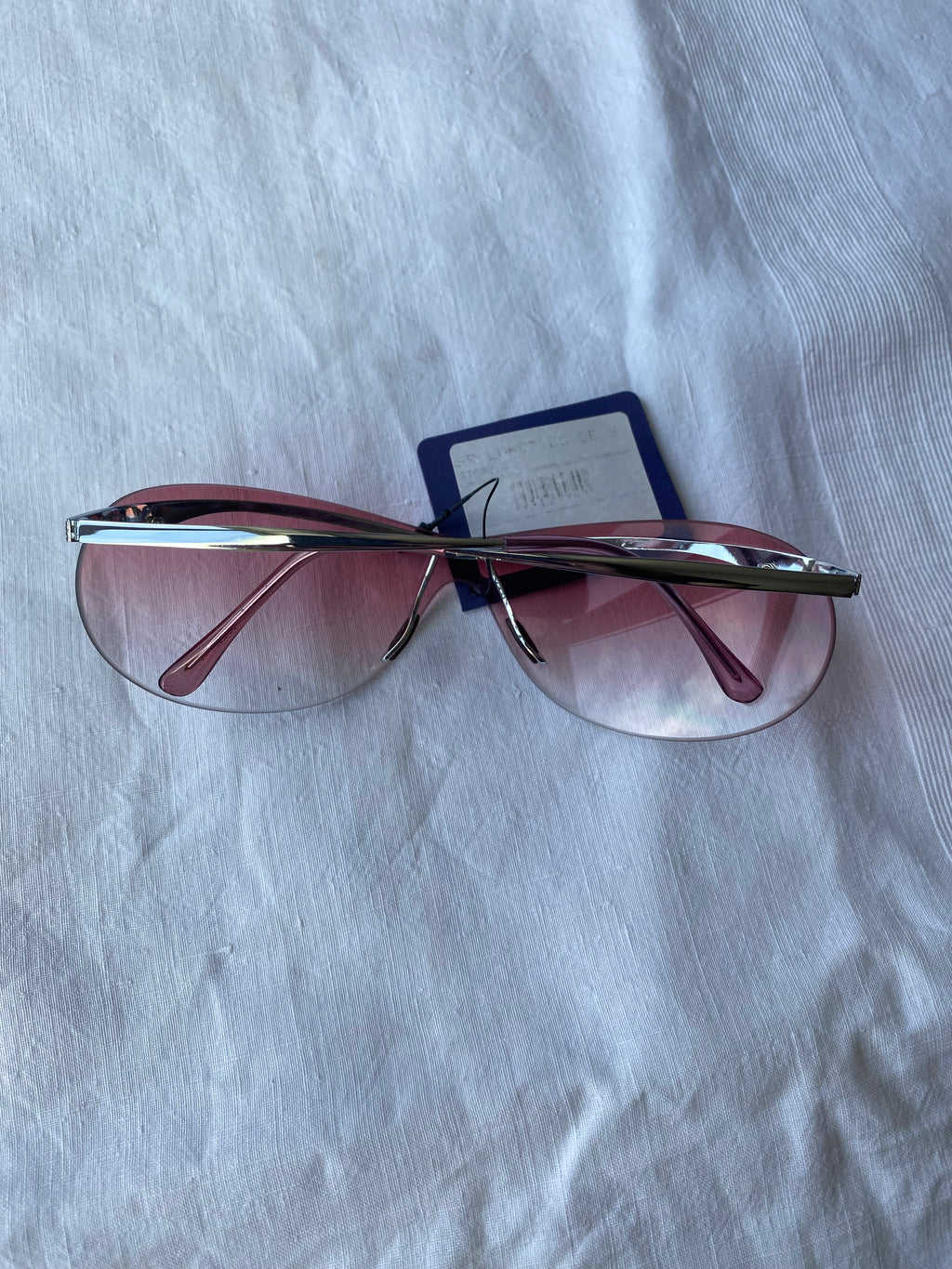 Lunette de soleil rose