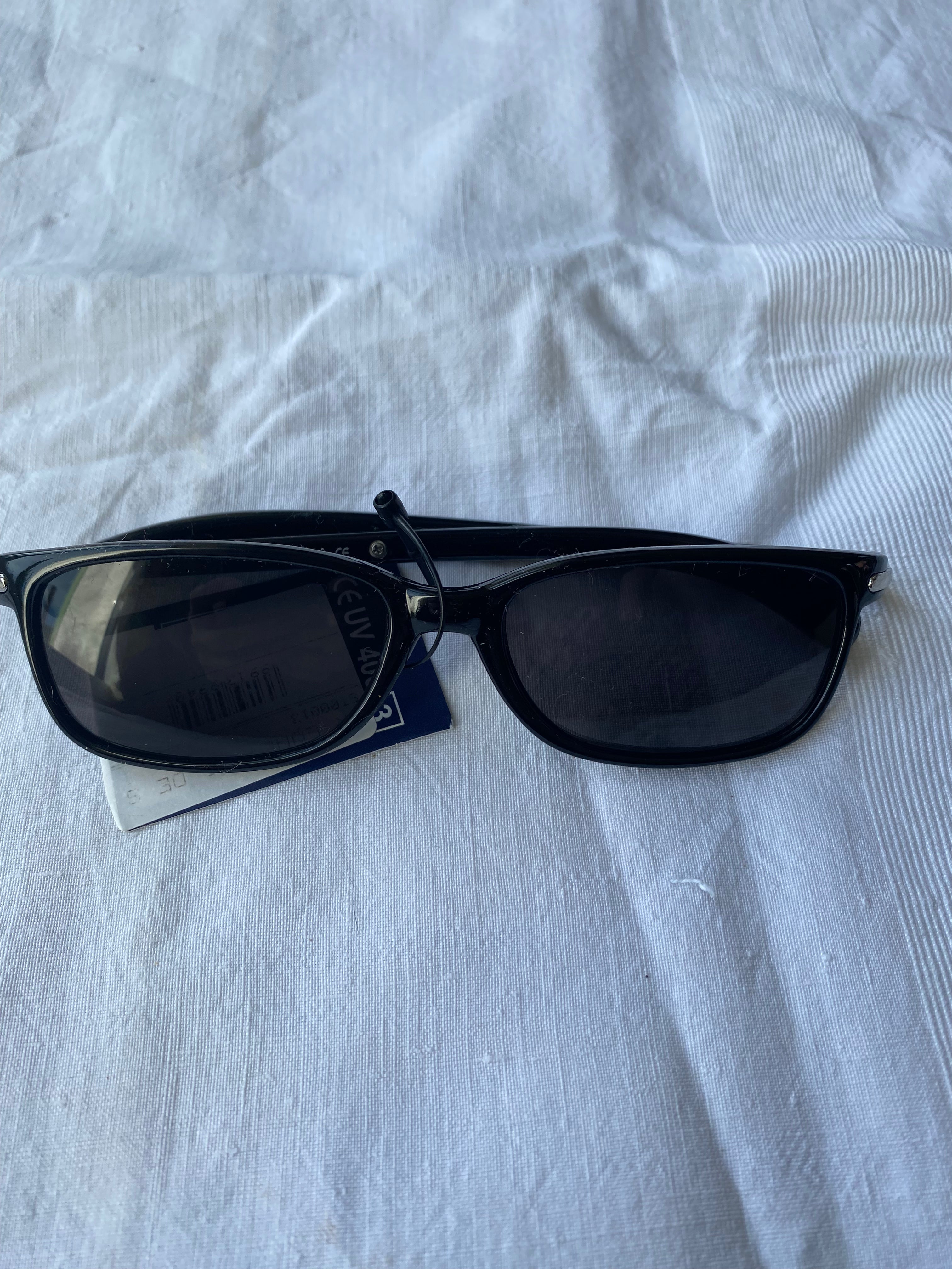 Lunette de soleil noir