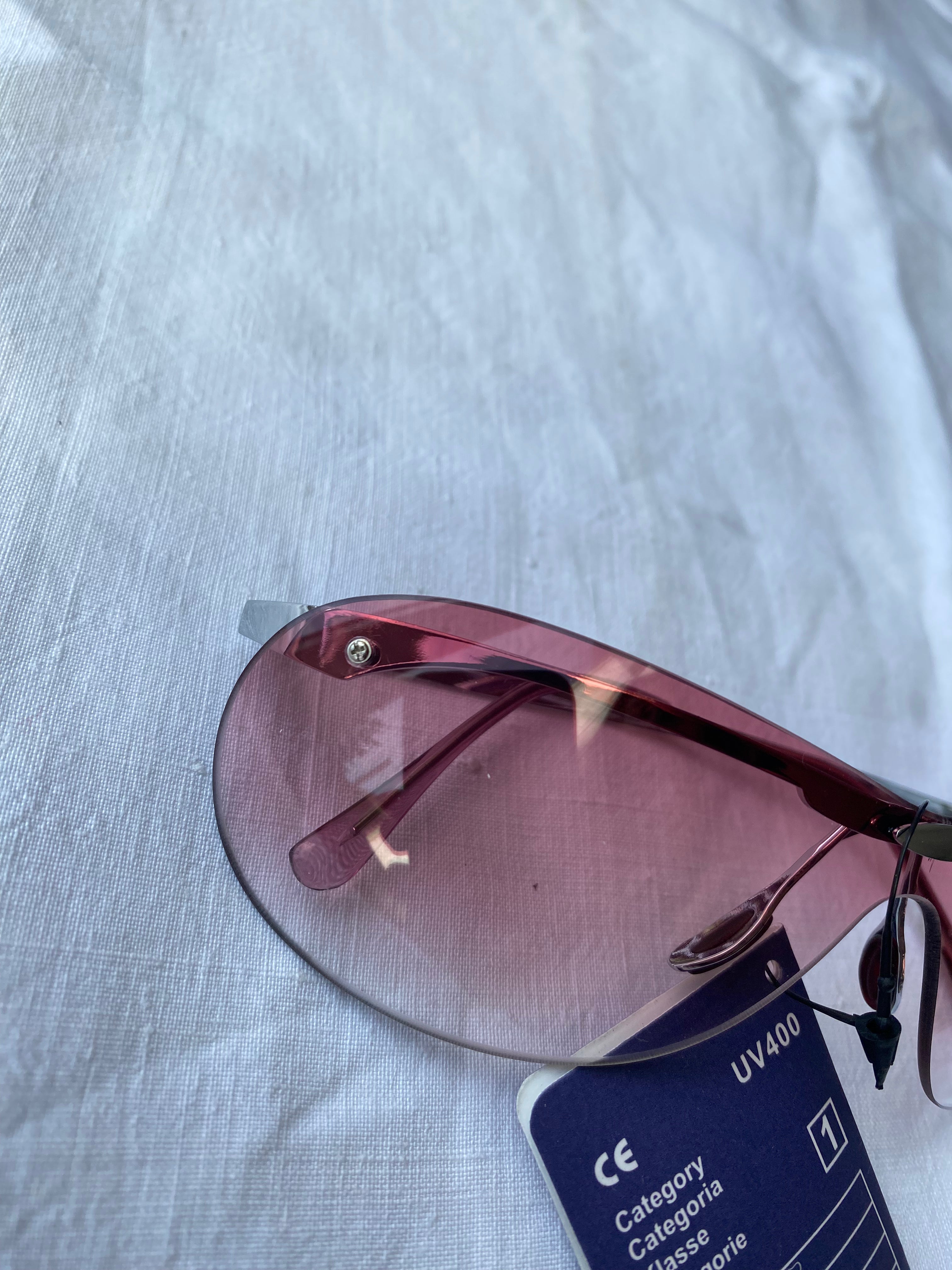 Lunette de soleil rose